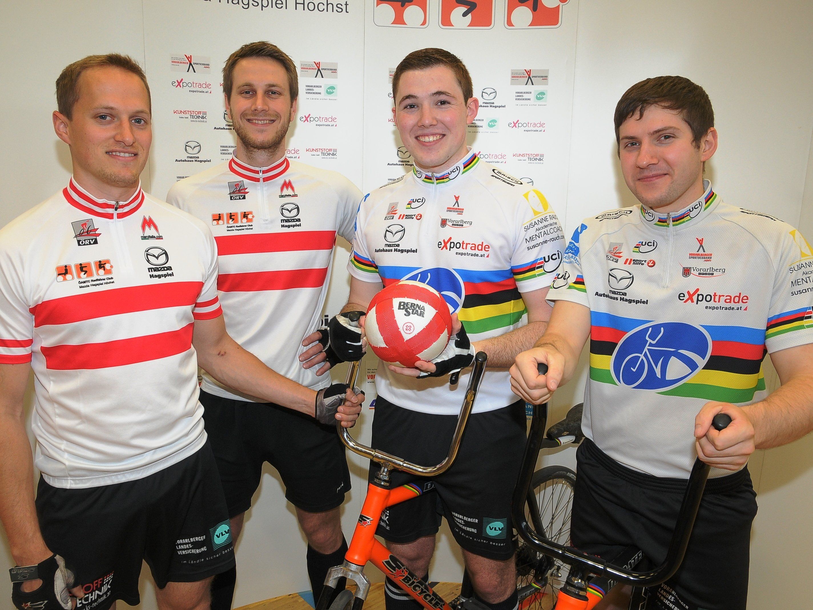 Doppelsieg für die Hochburg Höchst beim Ö-Cupfinale. Doppelsieg für die Hochburg Höchst beim Ö-Cupfinale.