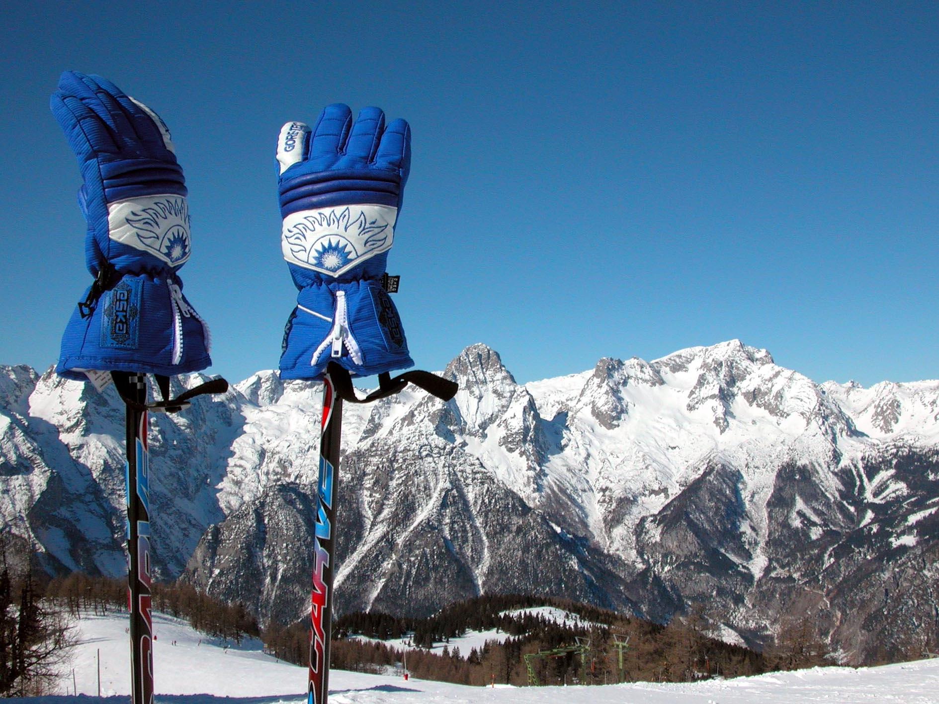 Drei schwer verletzte Wintersportler in Vorarlberg am Montag meldet die Polizei.