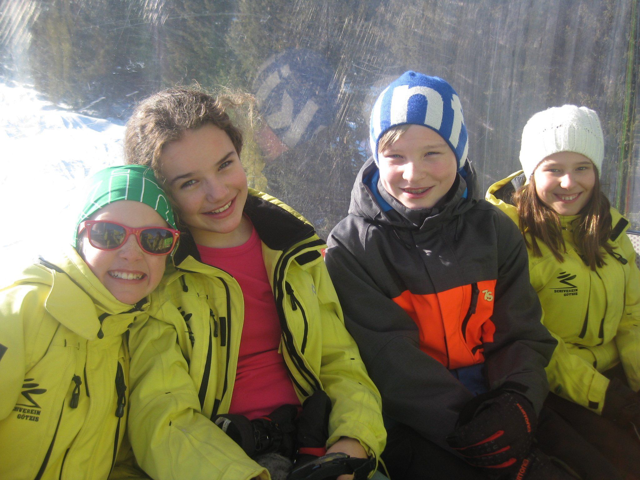 Annika, Luisa, Christoph und Anna hatten viel Spass im Schicamp Annika, Luisa, Christoph und Anna hatten viel Spass im Schicamp