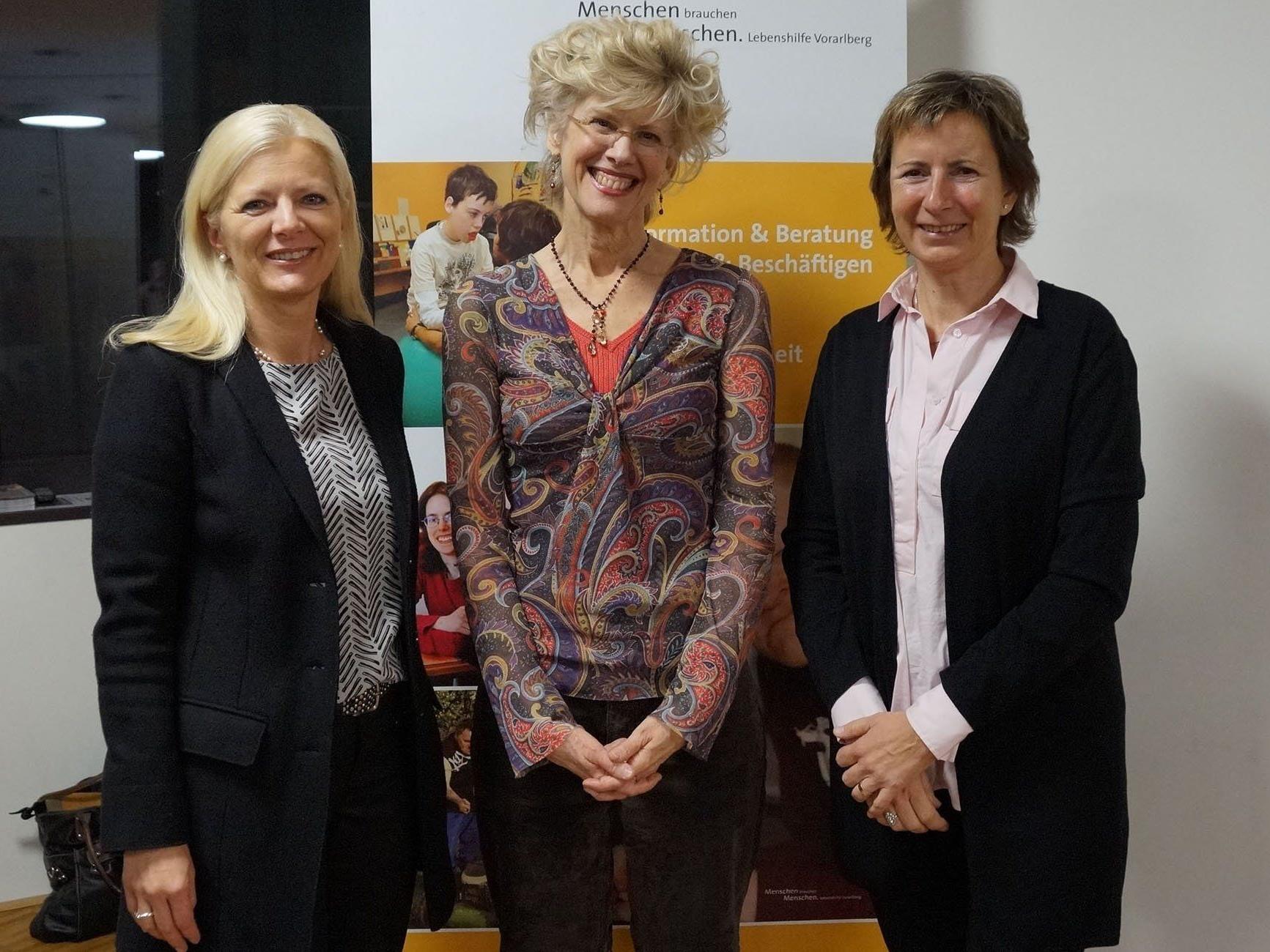 Beth Mount beim Lebenshilfe Trialog 2015 zusammen mit Michaela Wagner (Geschäftsführerin Lebenshilfe Vbg) und Gabriele Nussbaumer (Präsidentin Lebenshilfe Vbg).