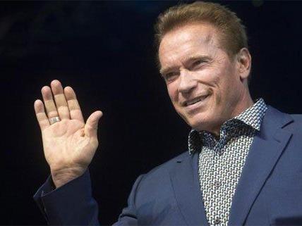 Arnold Schwarzenegger sagte Katy Perry kurz Hallo. Arnold Schwarzenegger sagte Katy Perry kurz Hallo.