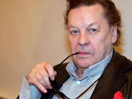 Helmut Berger gibt sich bei seinem Besuch in Wien extravagant. Helmut Berger gibt sich bei seinem Besuch in Wien extravagant.