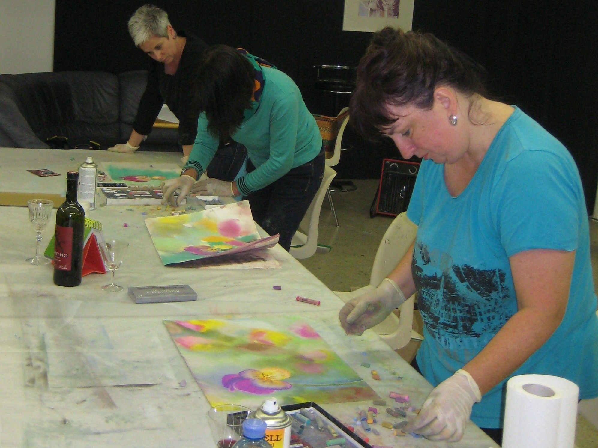 Startbereits sind alle für die neuen Kurse im "Malgrund" Startbereits sind alle für die neuen Kurse im "Malgrund"