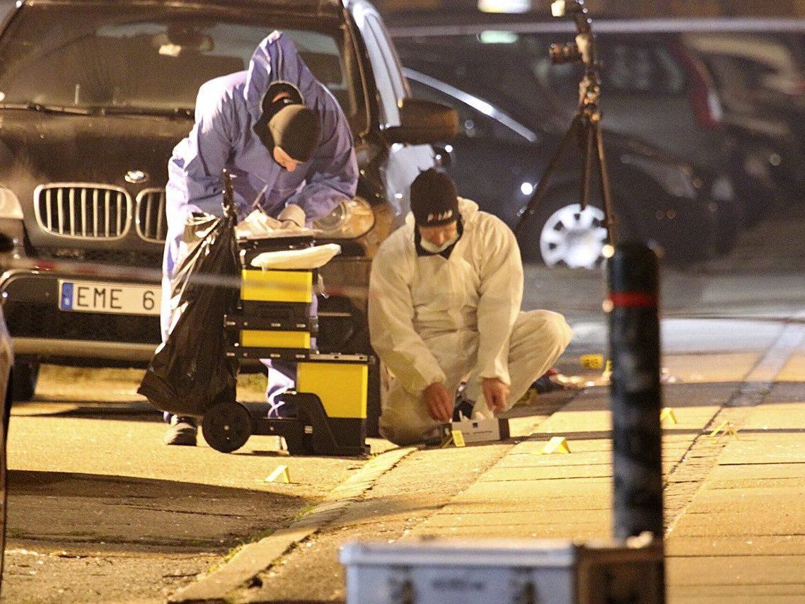 Spurensicherung am Ort, an dem die dänische Polizei den mutmaßlichen Täter erschossen hat. Spurensicherung am Ort, an dem die dänische Polizei den mutmaßlichen Täter erschossen hat.