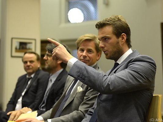Van der Garde siegte vor Gericht und schlüpft wieder ins Cockpit Van der Garde siegte vor Gericht und schlüpft wieder ins Cockpit