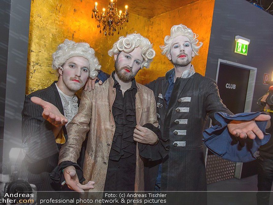 Johann Sebastian Bass bei der Songcontest Clubnight im Chaya Fuera. Johann Sebastian Bass bei der Songcontest Clubnight im Chaya Fuera.