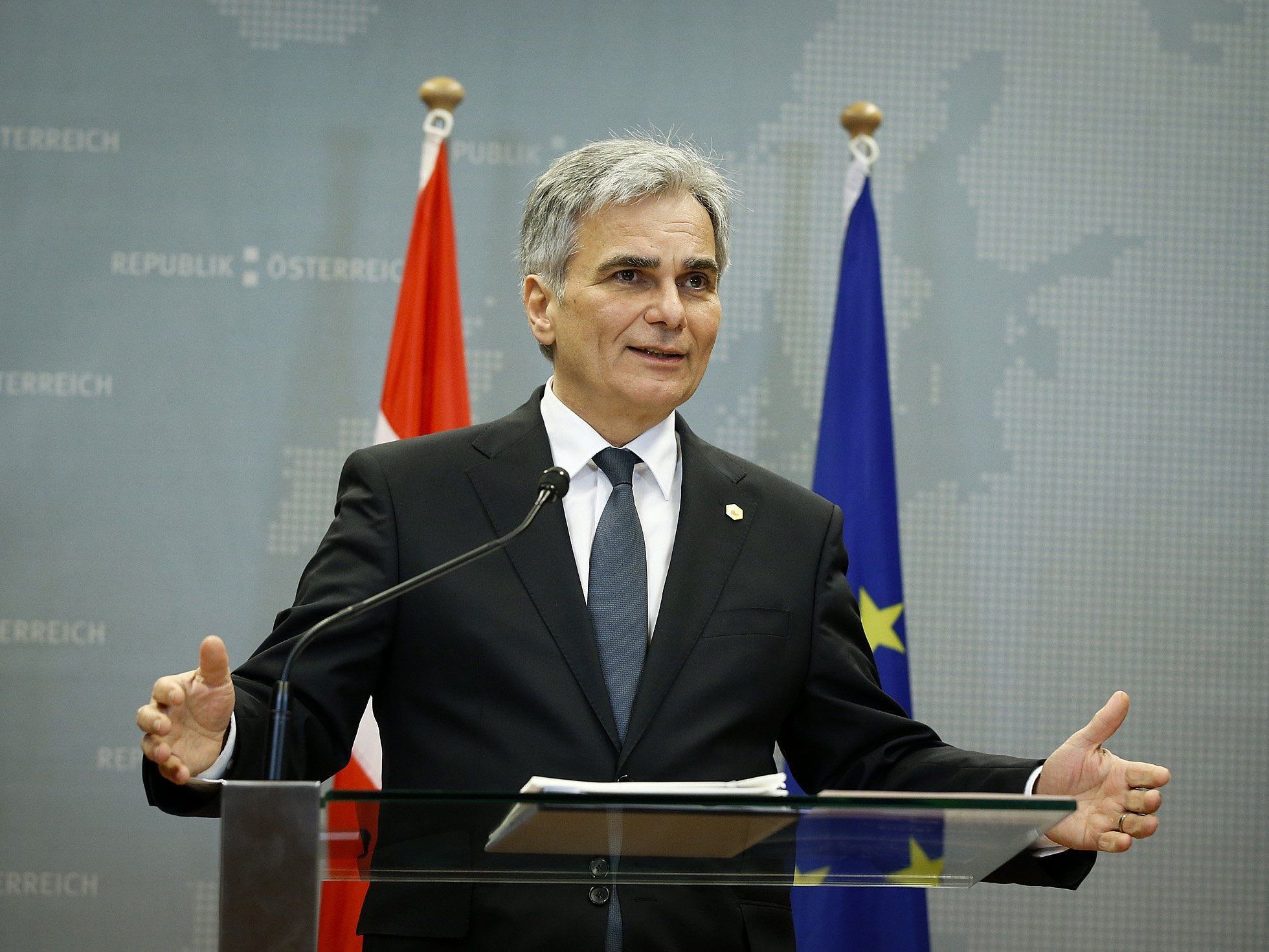 Faymann wolle die Nachteile von solchen ISDS-Klauseln kommunizieren. Faymann wolle die Nachteile von solchen ISDS-Klauseln kommunizieren.