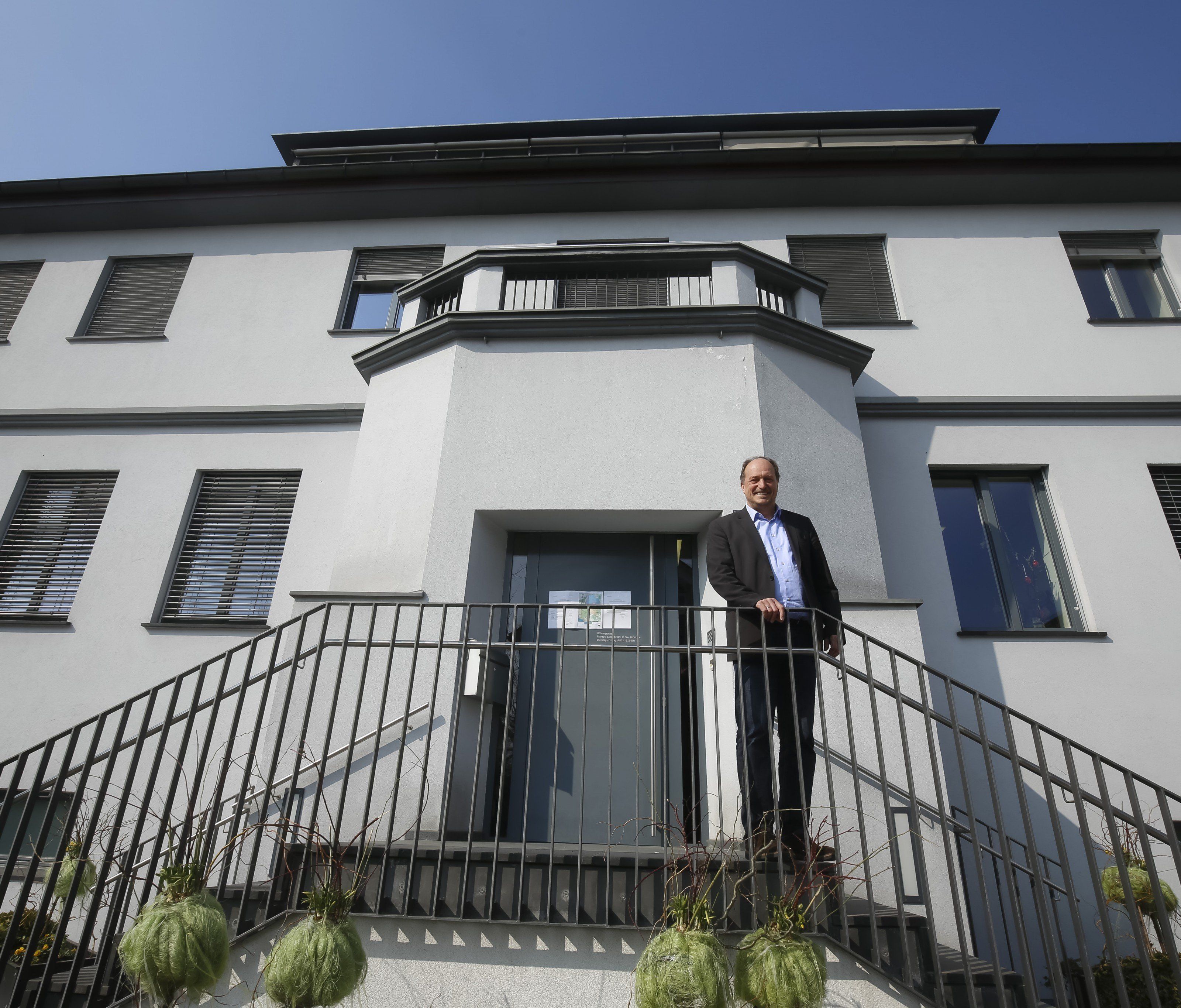 Noch ist Hehle der Herr im Gemeindeamt. Ob er es auch bleibt, entscheidet sich am Sonntag. Noch ist Hehle der Herr im Gemeindeamt. Ob er es auch bleibt, entscheidet sich am Sonntag.