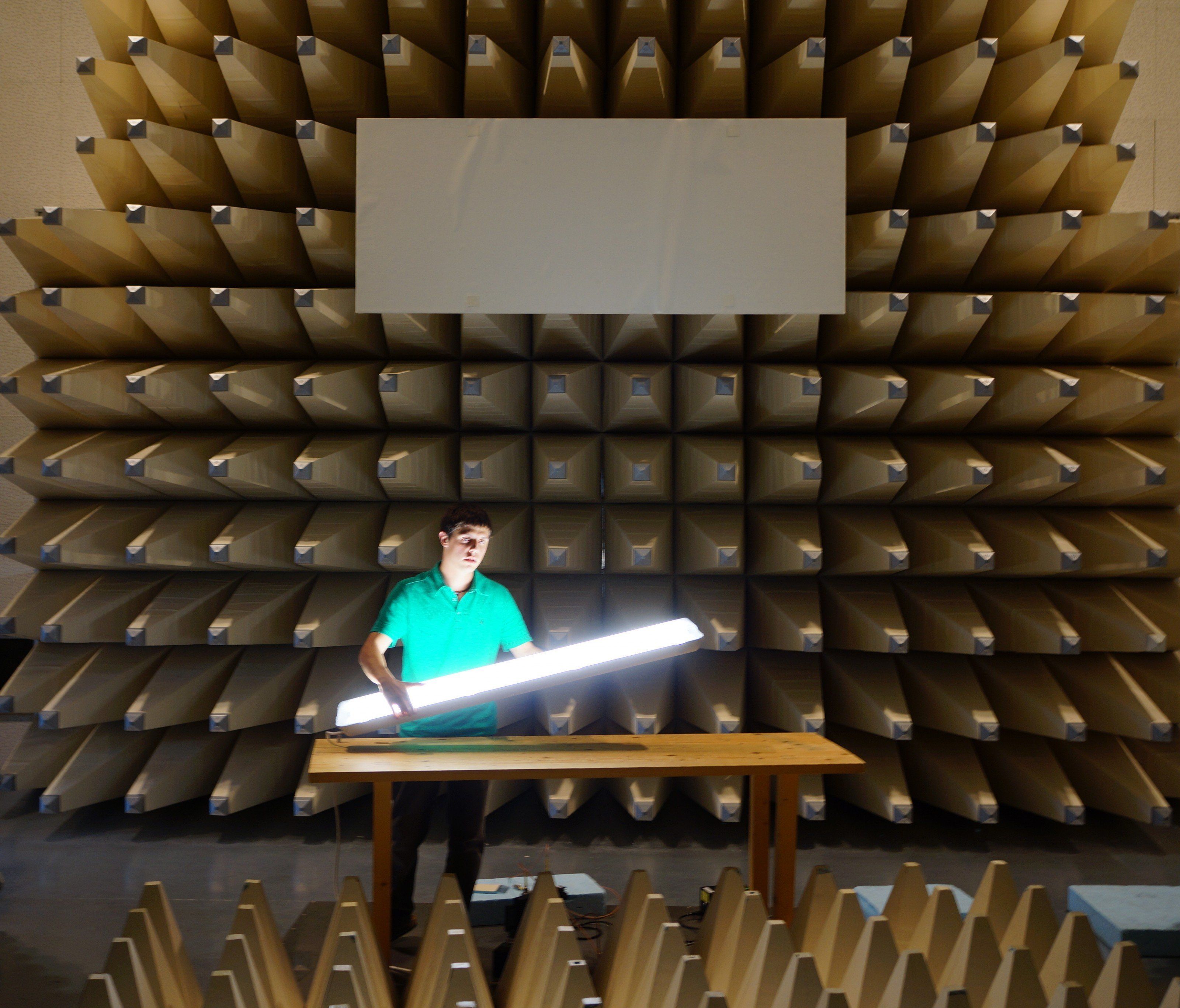 Kepler hat das Kursziel des Leuchtenherstellers auf 27,00 Euro angesetzt. Kepler hat das Kursziel des Leuchtenherstellers auf 27,00 Euro angesetzt.