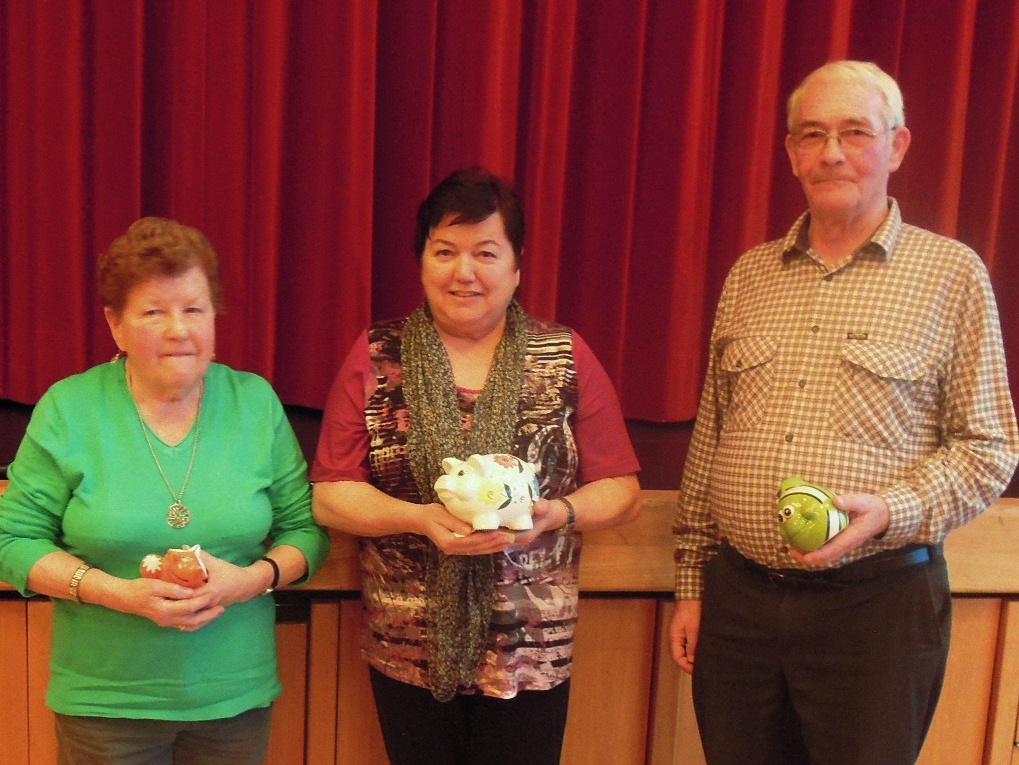 rmin Spalt konnte Burtscher Gerd und Kilzer Marlies – gleiche Punkteanzahl – zum 1. Preis gratulieren. 3. wurde Konzett Hildegard. rmin Spalt konnte Burtscher Gerd und Kilzer Marlies – gleiche Punkteanzahl – zum 1. Preis gratulieren. 3. wurde Konzett Hildegard.