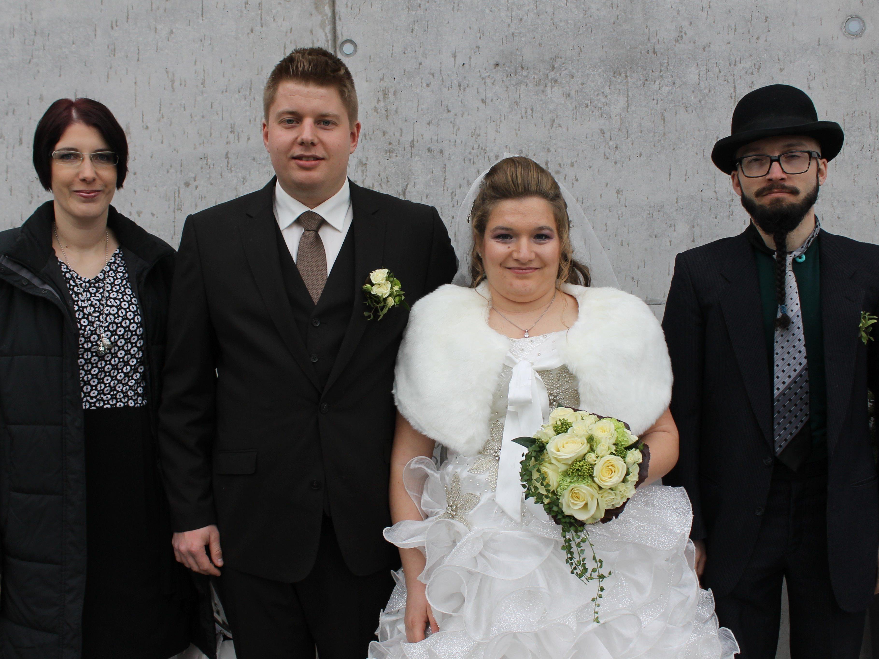 Viktoria Pfeifer und Patrik Tschenett haben in der Pfarrkirche geheiratet