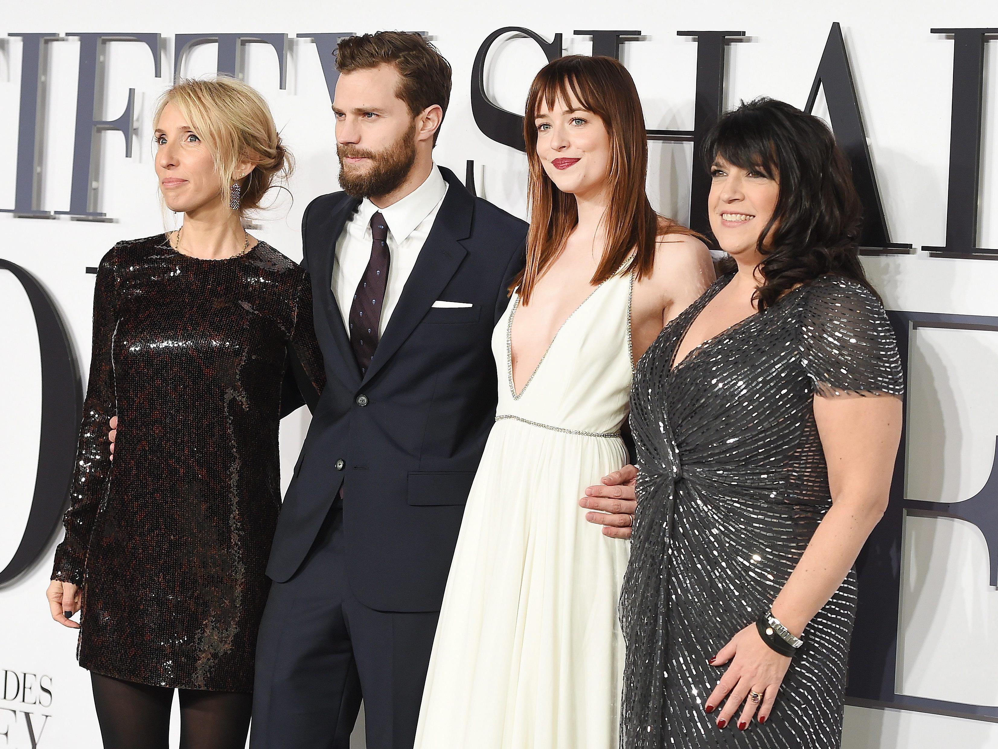 Das Erfolgsquartett: Regisseurin Sam Taylor-Johnson, Jamie Dornan, Dakota Johnson und Erfolgsautorin E. L. James. Das Erfolgsquartett: Regisseurin Sam Taylor-Johnson, Jamie Dornan, Dakota Johnson und Erfolgsautorin E. L. James.
