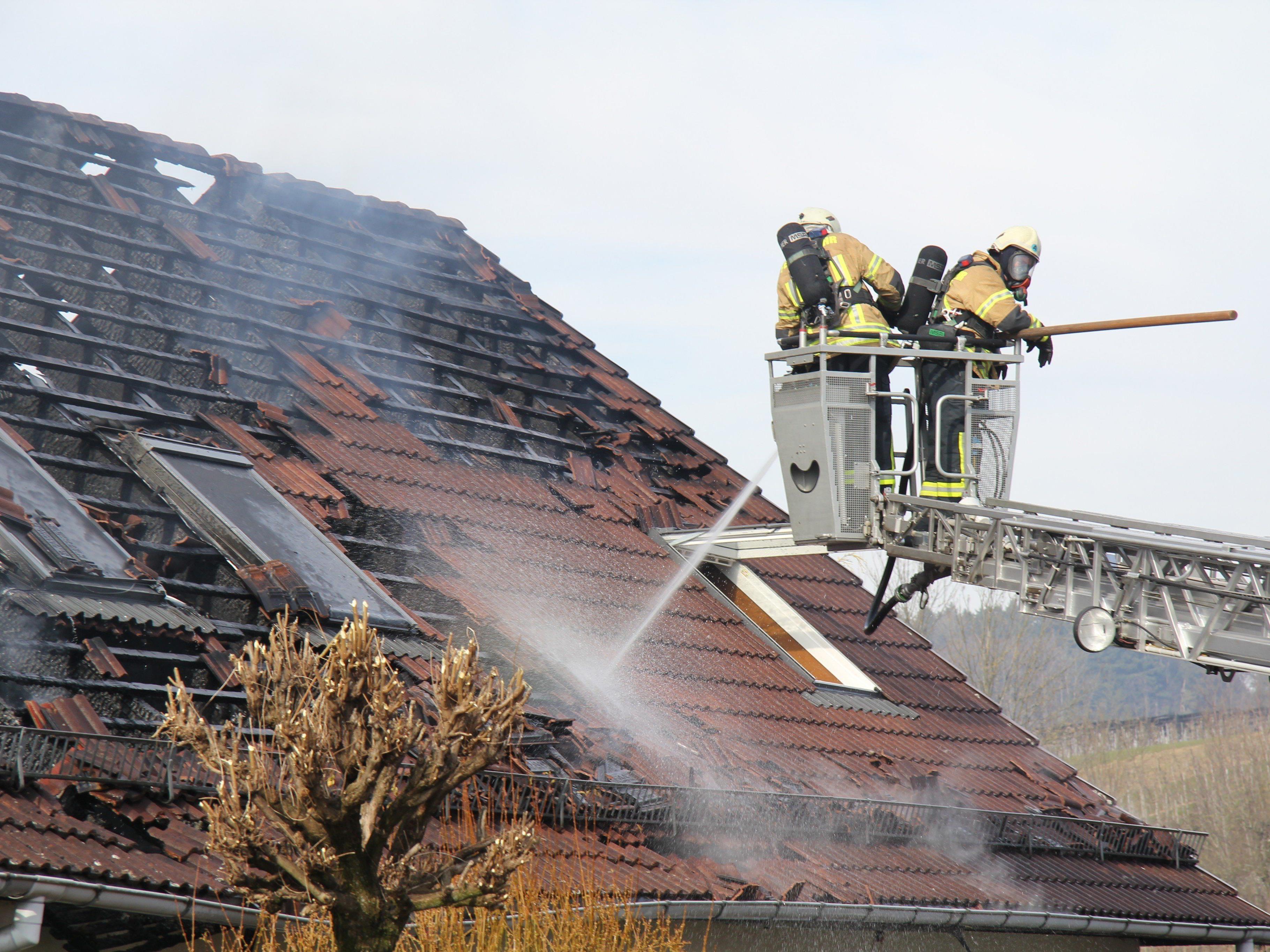 Dachstuhl eines Wohnholzes in Bodolz in Brand geraten.
