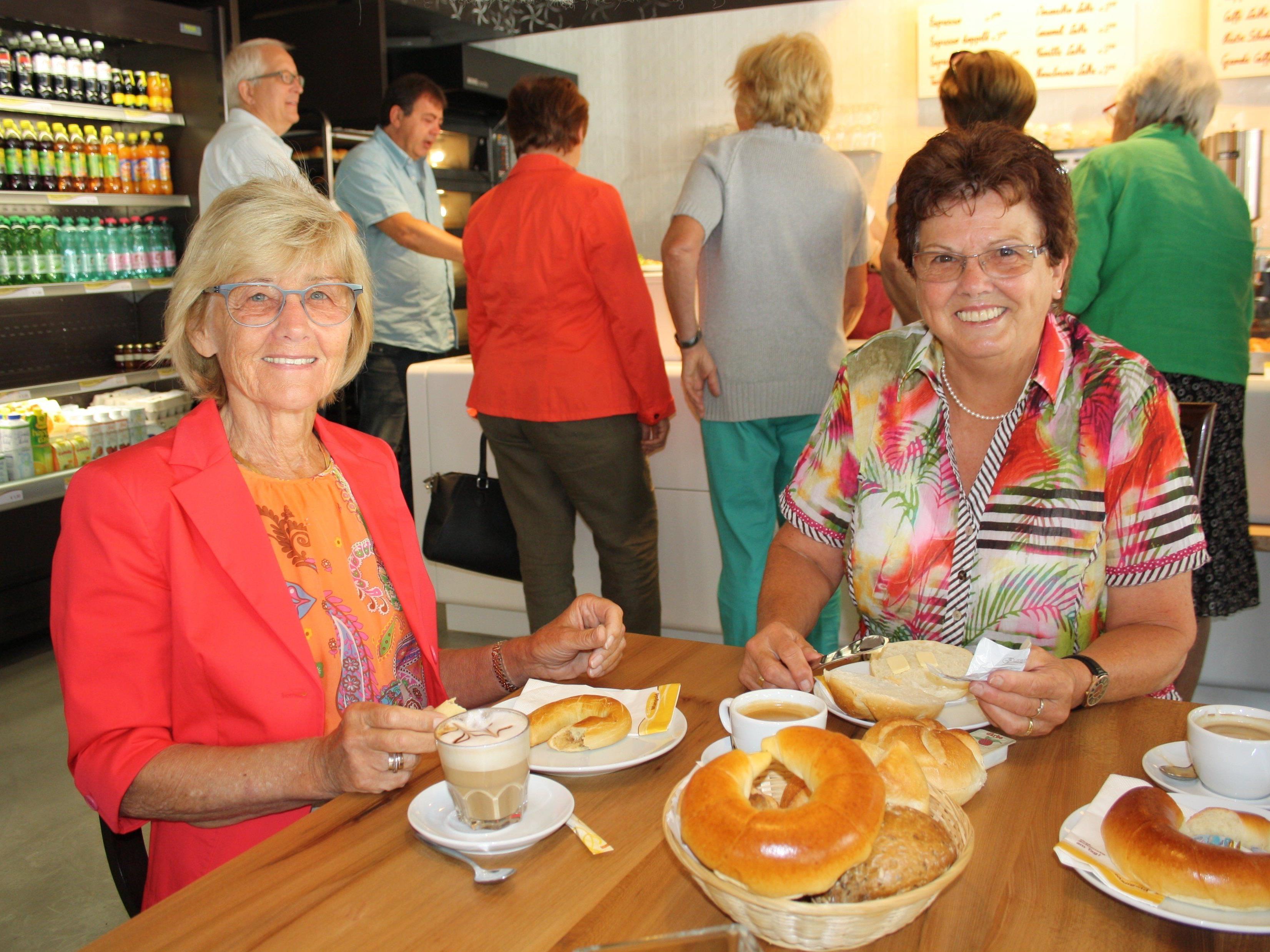 Die „Lochauer Frauen“ treffen sich am Dienstag mit Bürgermeister Michael Simma zum Frühstück in der Bäckerei Mangold.