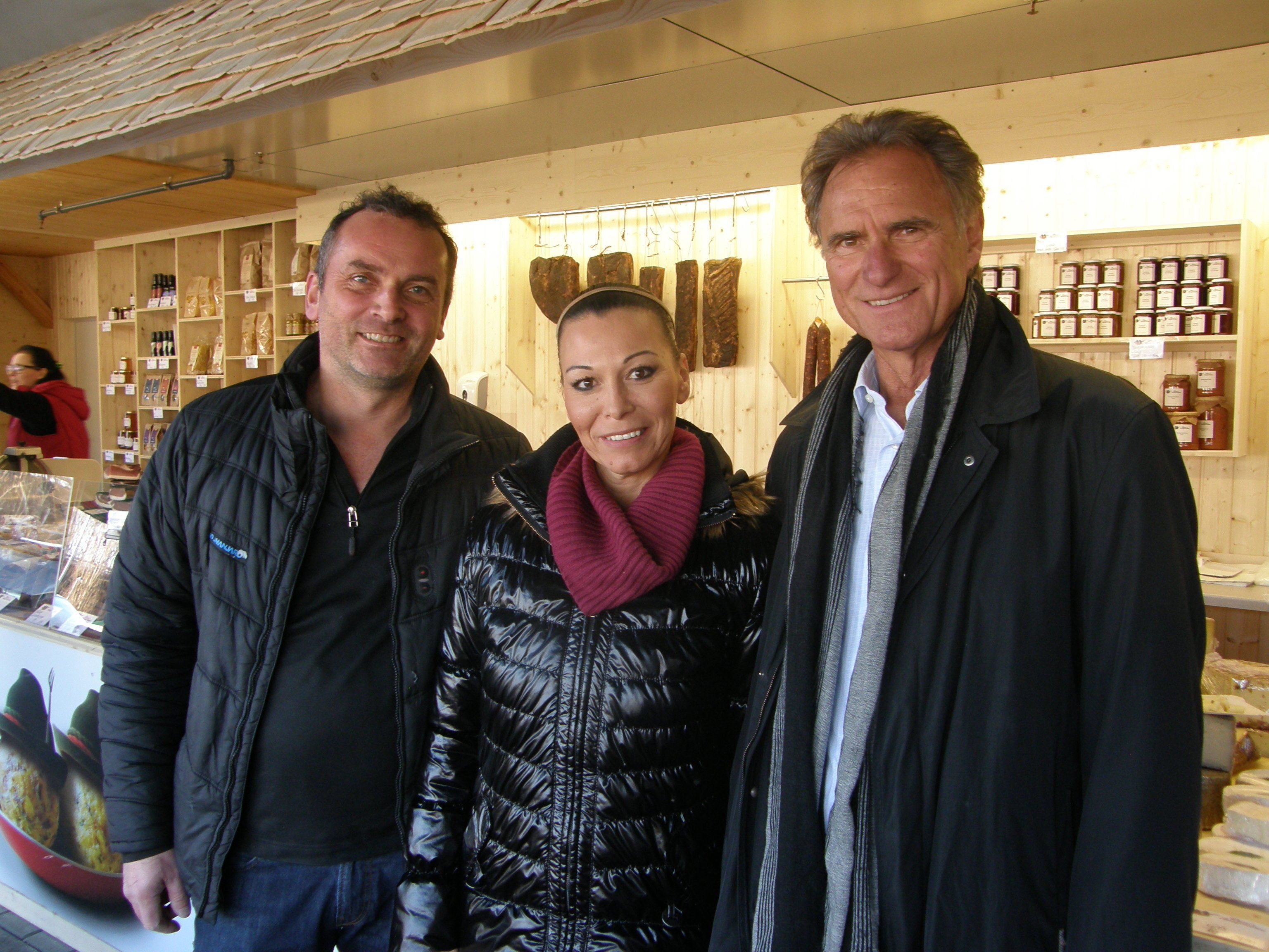 Reinhard Simma und Andrea Schiestl konnten bei der Eröffnung Manfed Rein begrüßen. Reinhard Simma und Andrea Schiestl konnten bei der Eröffnung Manfed Rein begrüßen.
