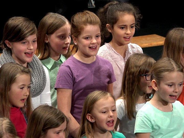 Die Kinder aus Langenegg und Lingenau sangen sich in die Herzen der Zuhörer.