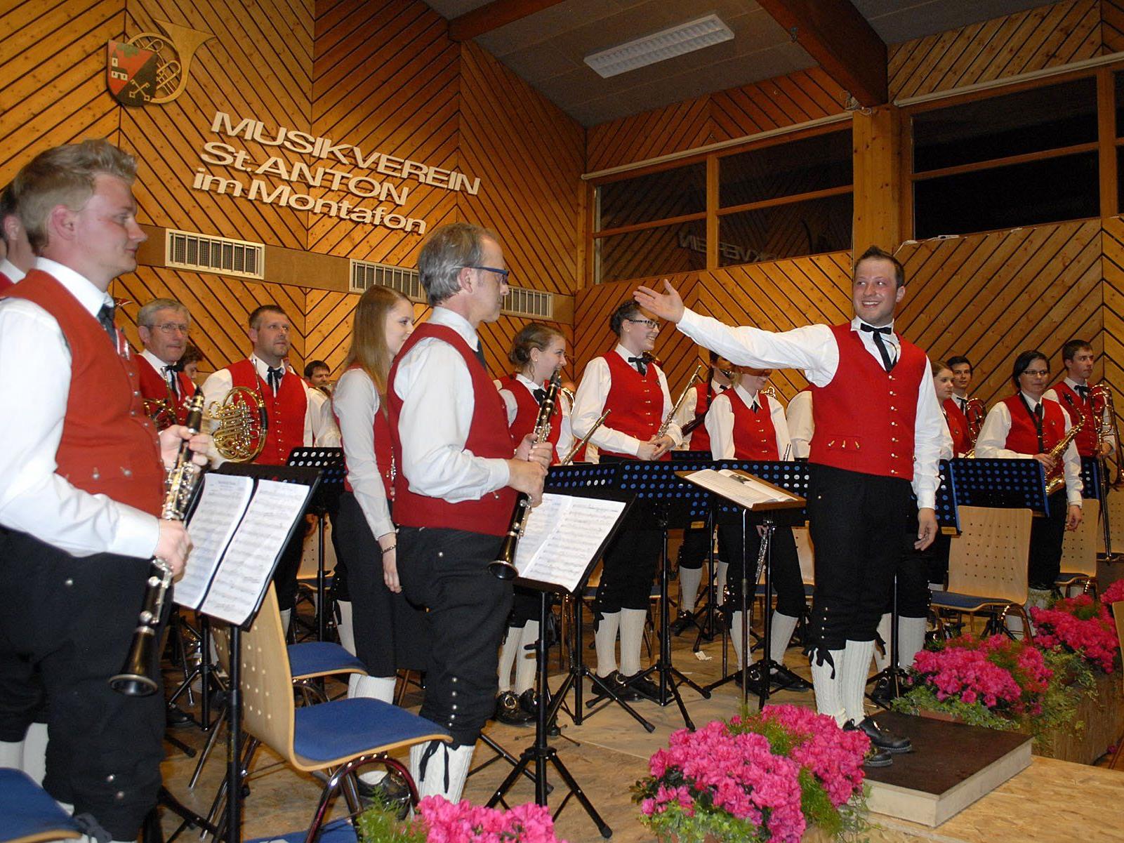 Der Musikverein St. Anton im Montafon steht ab nun unter der musikalischen Leitung von Manuel Stross.