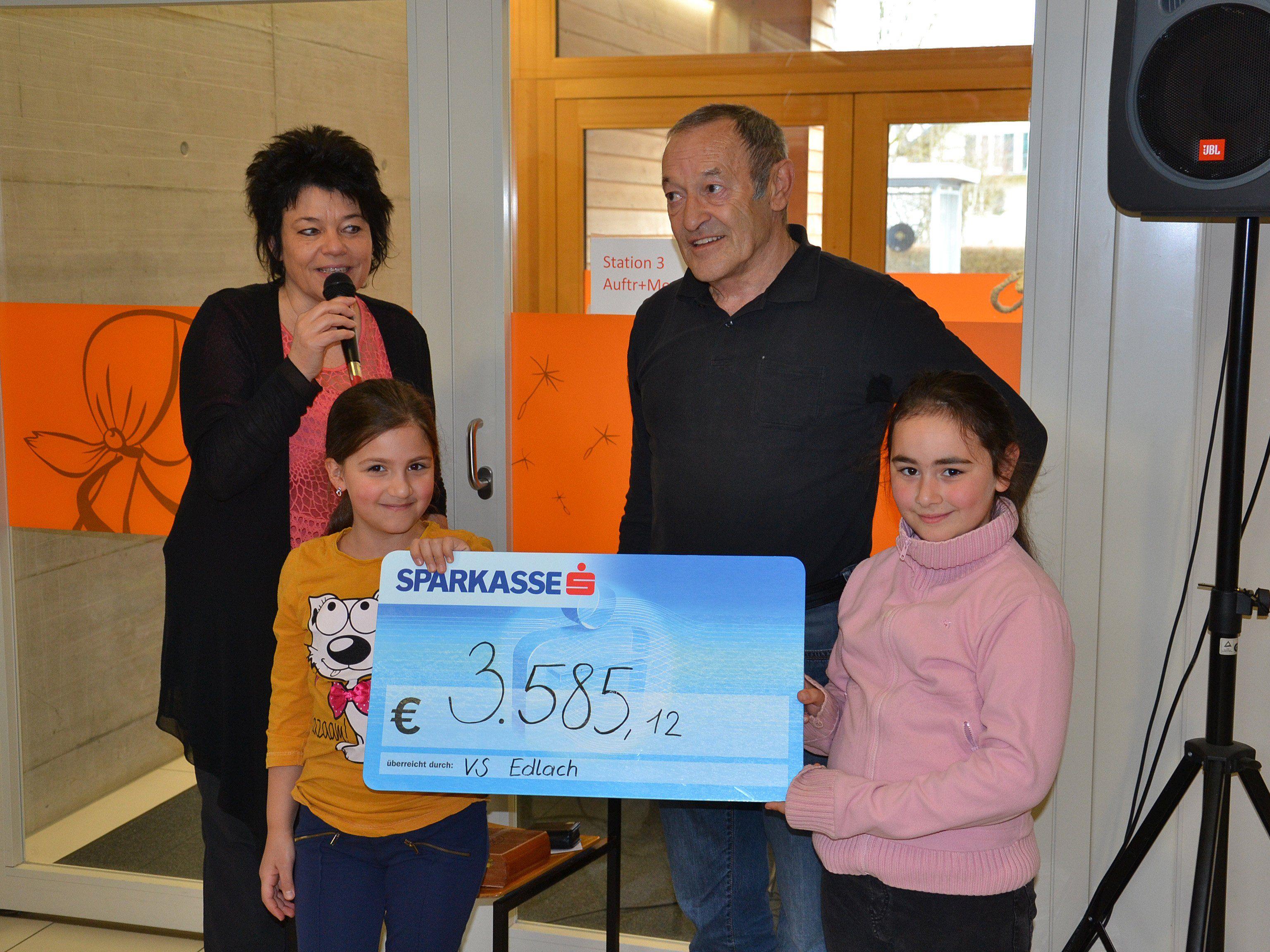 Paul Wohlgenannt freute sich über 3.585,12 Euro für sein Albanienprojekt „Schüler helfen Schülern“.