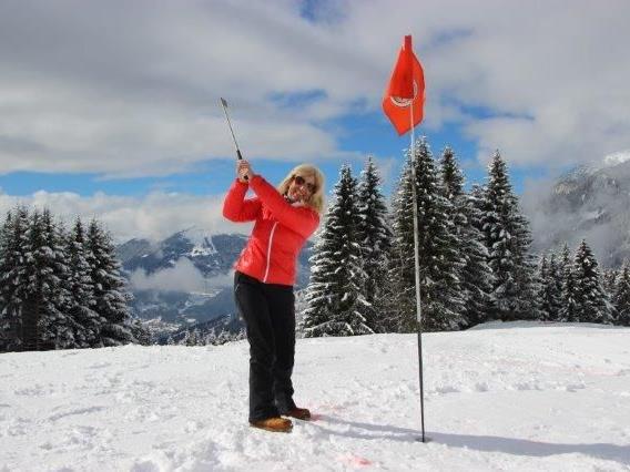 Elisabeth Unterweger ist eine begeisterte Wintergolferin.