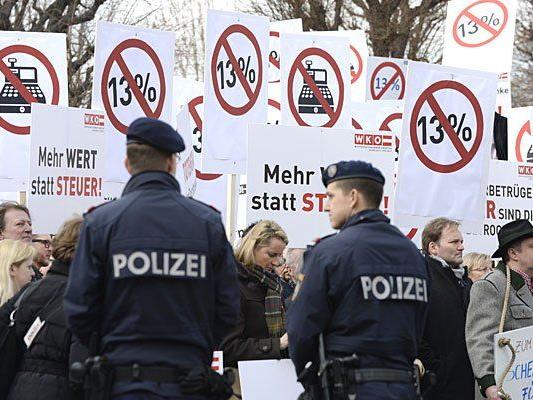 Wirte-Protest am Dienstag vor dem Bundeskanzleramt in Wien