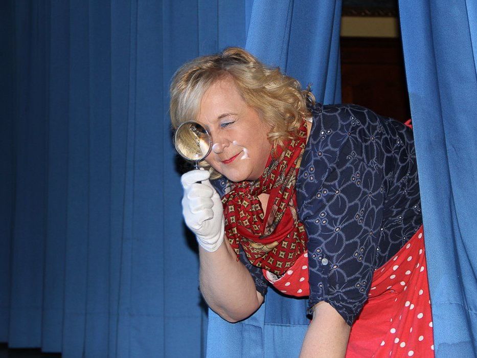 Tante Lilli als Miss Marple im Einsatz Tante Lilli als Miss Marple im Einsatz