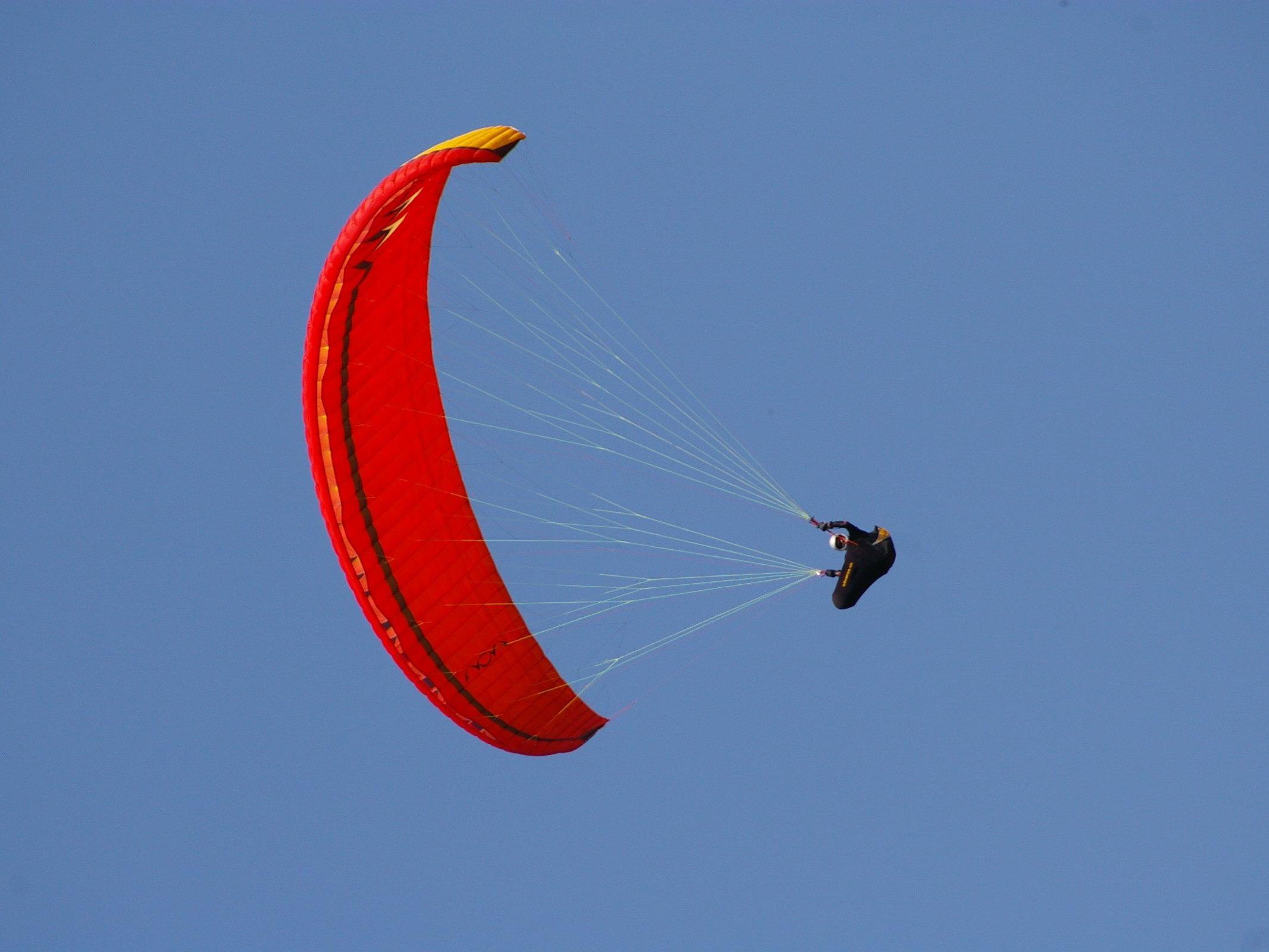 Rasant geflogen wird beim heurigen Frühlingsspektakel der Gleitschirmflieger.