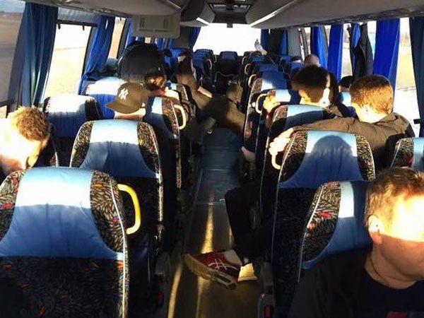 Dieses Bild postete der Verein aus dem Bus nach der Landung in Schweden. Dieses Bild postete der Verein aus dem Bus nach der Landung in Schweden.