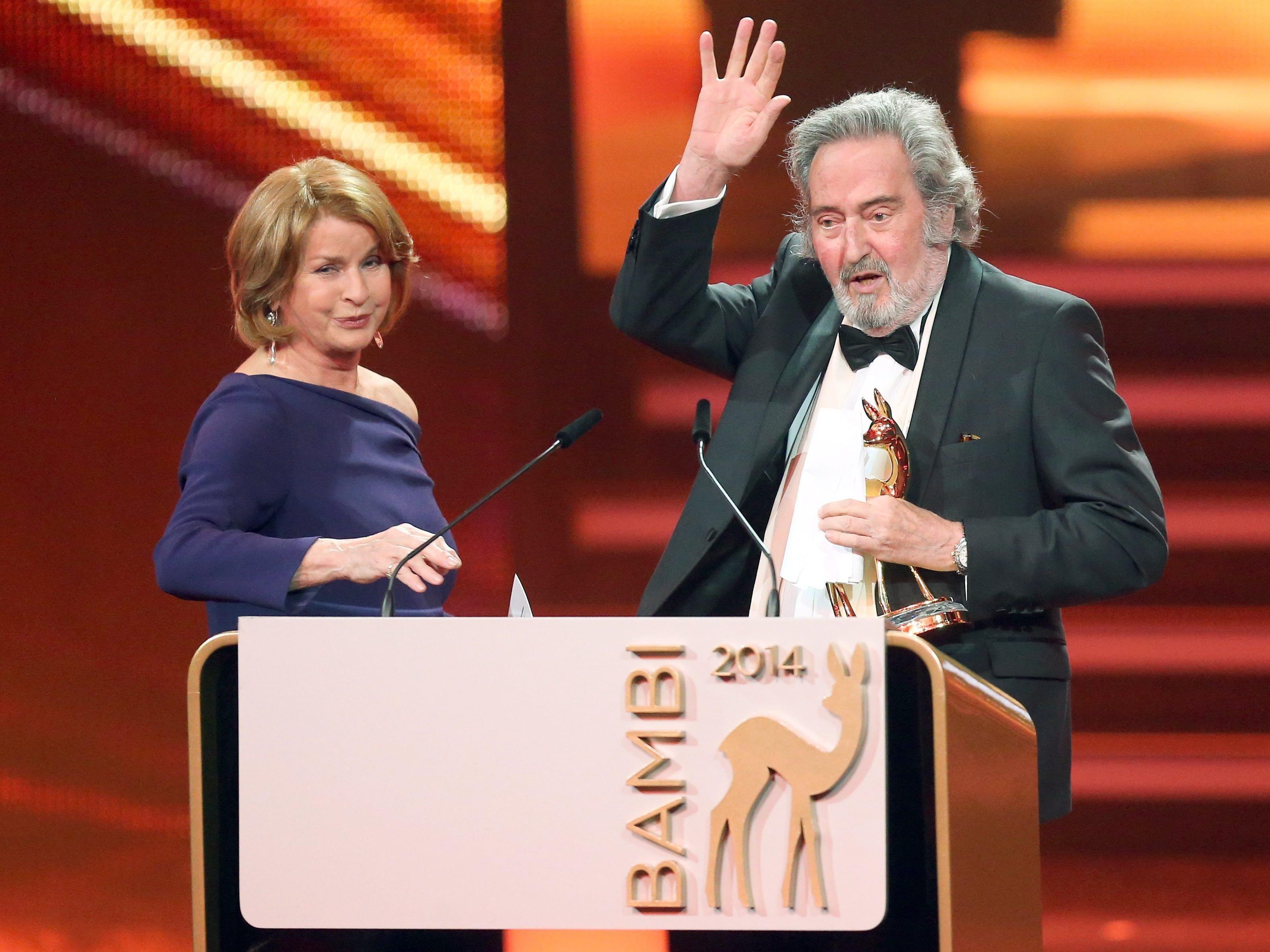 2014 erhielt Dietl einen Ehren-Bambi für sein Lebenswerk. 2014 erhielt Dietl einen Ehren-Bambi für sein Lebenswerk.