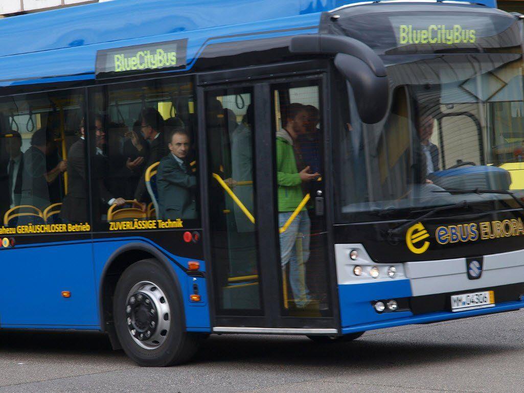 Ein E-Bus bei der Vorstellung im Herbst 2014.