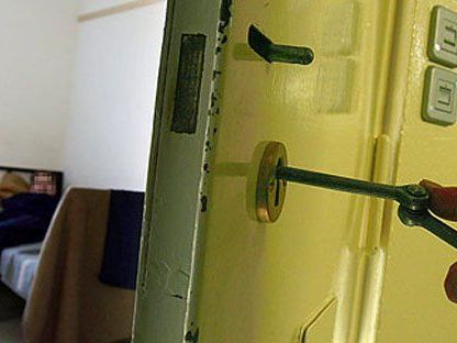 Bis zum 4. Mai wurde die U-Haft vorerst verlängert. Bis zum 4. Mai wurde die U-Haft vorerst verlängert.