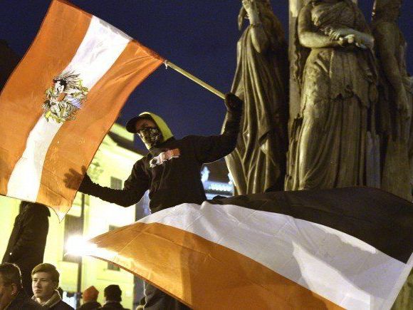 Pegida forciert Parteigründung Pegida forciert Parteigründung