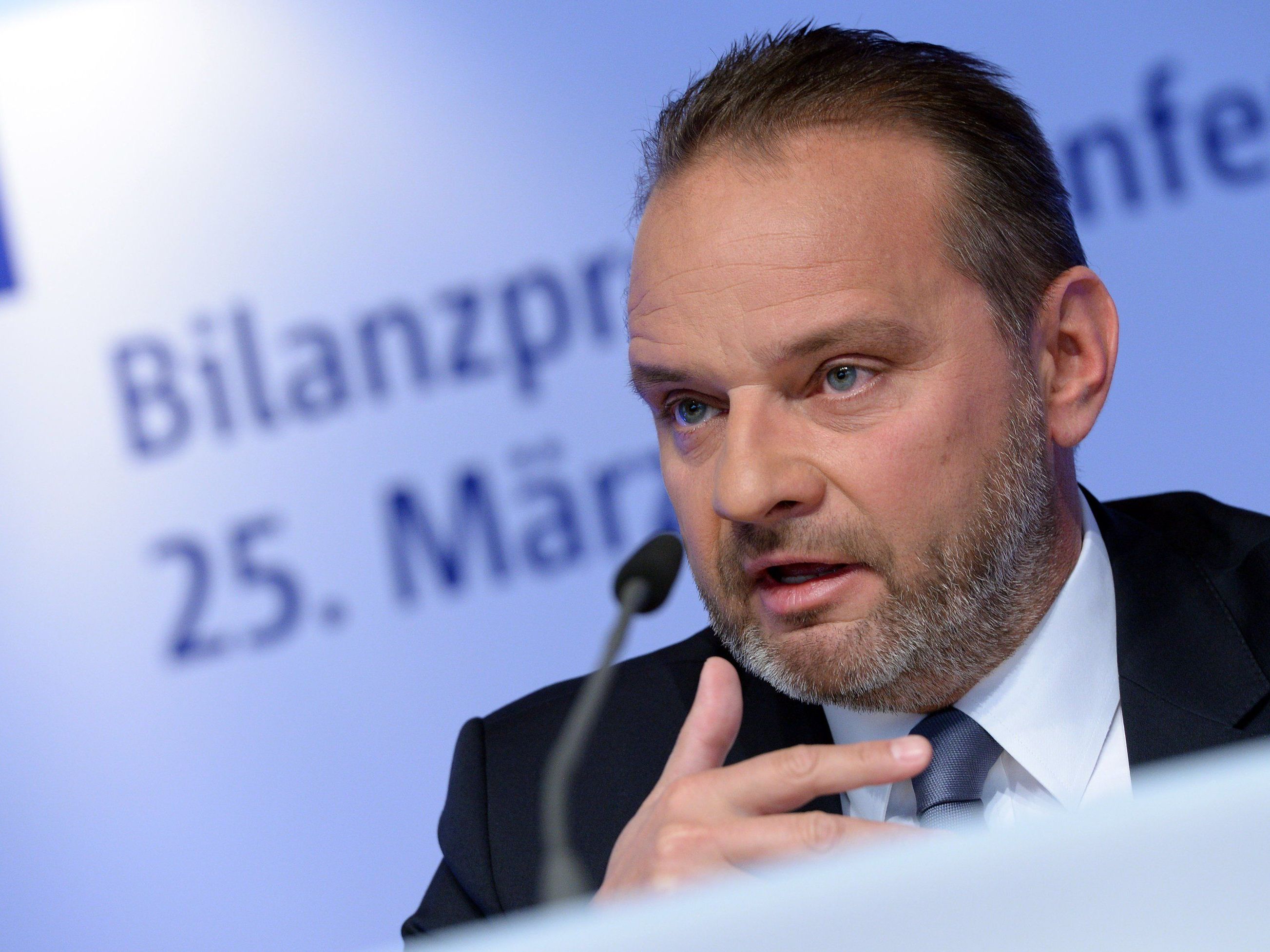 BayernLB verschärft nach Milliardenverlust Ton im Streit mit Österreich. Im Bild: Johannes-Jörg Riegler. BayernLB verschärft nach Milliardenverlust Ton im Streit mit Österreich. Im Bild: Johannes-Jörg Riegler.