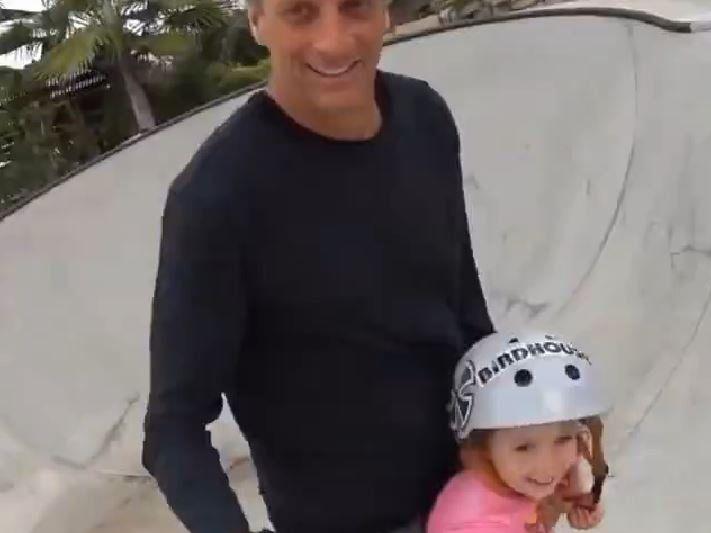 Der coolste Skate-Dad der Welt: Tony Hawk.