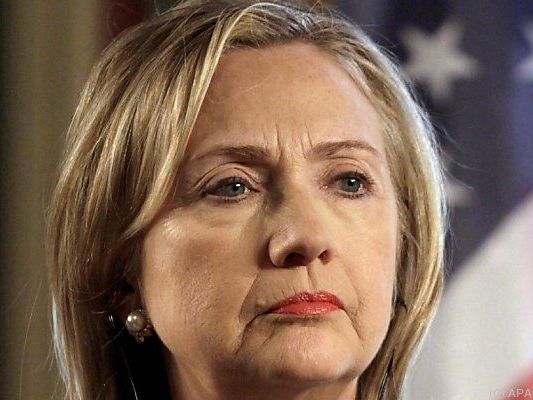 Clinton bewirbt sich um das Präsidentenamt Clinton bewirbt sich um das Präsidentenamt