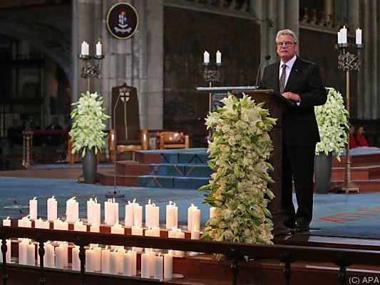 Präsident Gauck sprach seine Verbundenheit mit den Angehörigen aus Präsident Gauck sprach seine Verbundenheit mit den Angehörigen aus