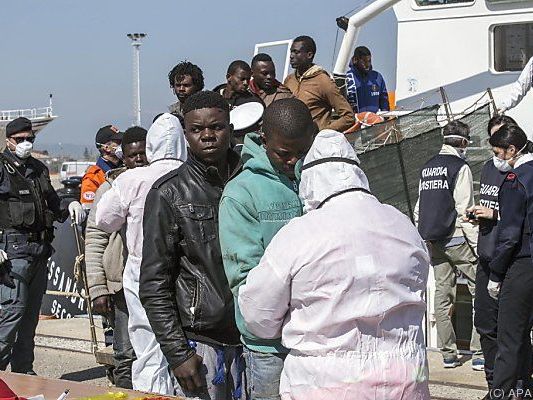 Gefragt ist eine neue Flüchtlingspolitik für Europa Gefragt ist eine neue Flüchtlingspolitik für Europa