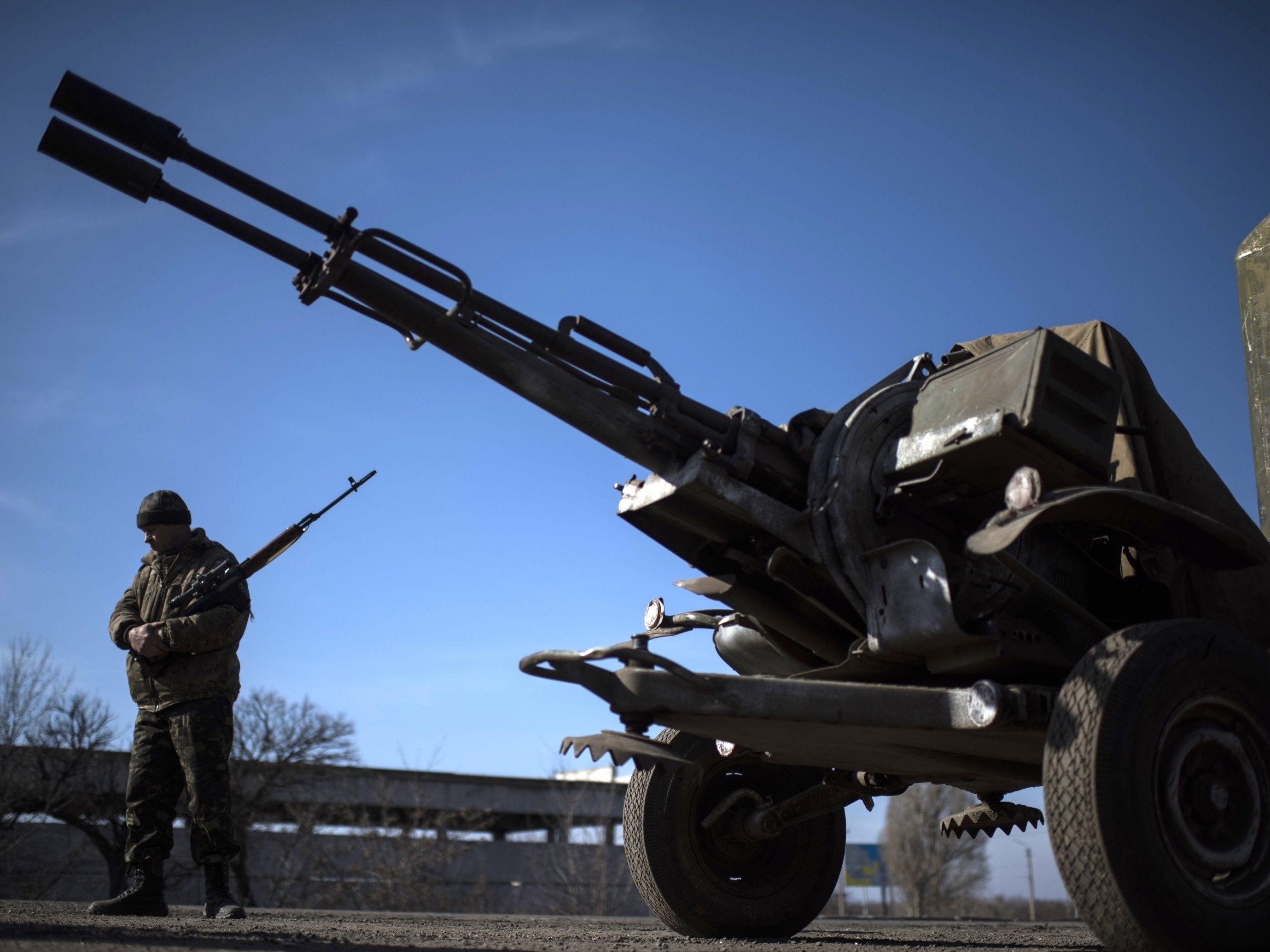 In der Ostukraine wurden mehrere Kämpfer getötet. In der Ostukraine wurden mehrere Kämpfer getötet.