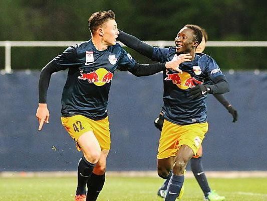 Quaschner (l). und Keita freuen sich in Grödig Quaschner (l). und Keita freuen sich in Grödig