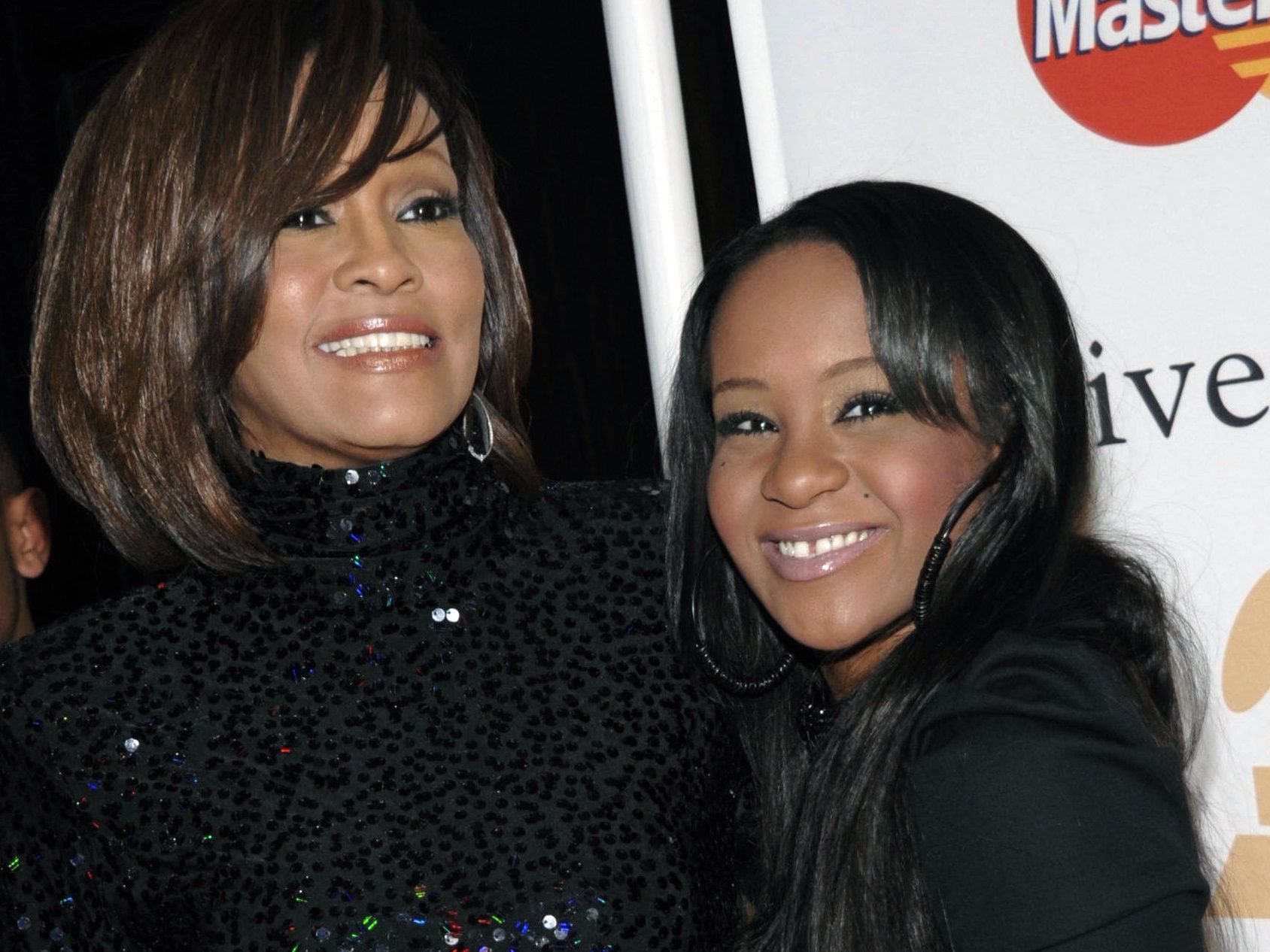 Bobbi Kristina Brown ist wieder bei Bewusstsein. Bobbi Kristina Brown ist wieder bei Bewusstsein.
