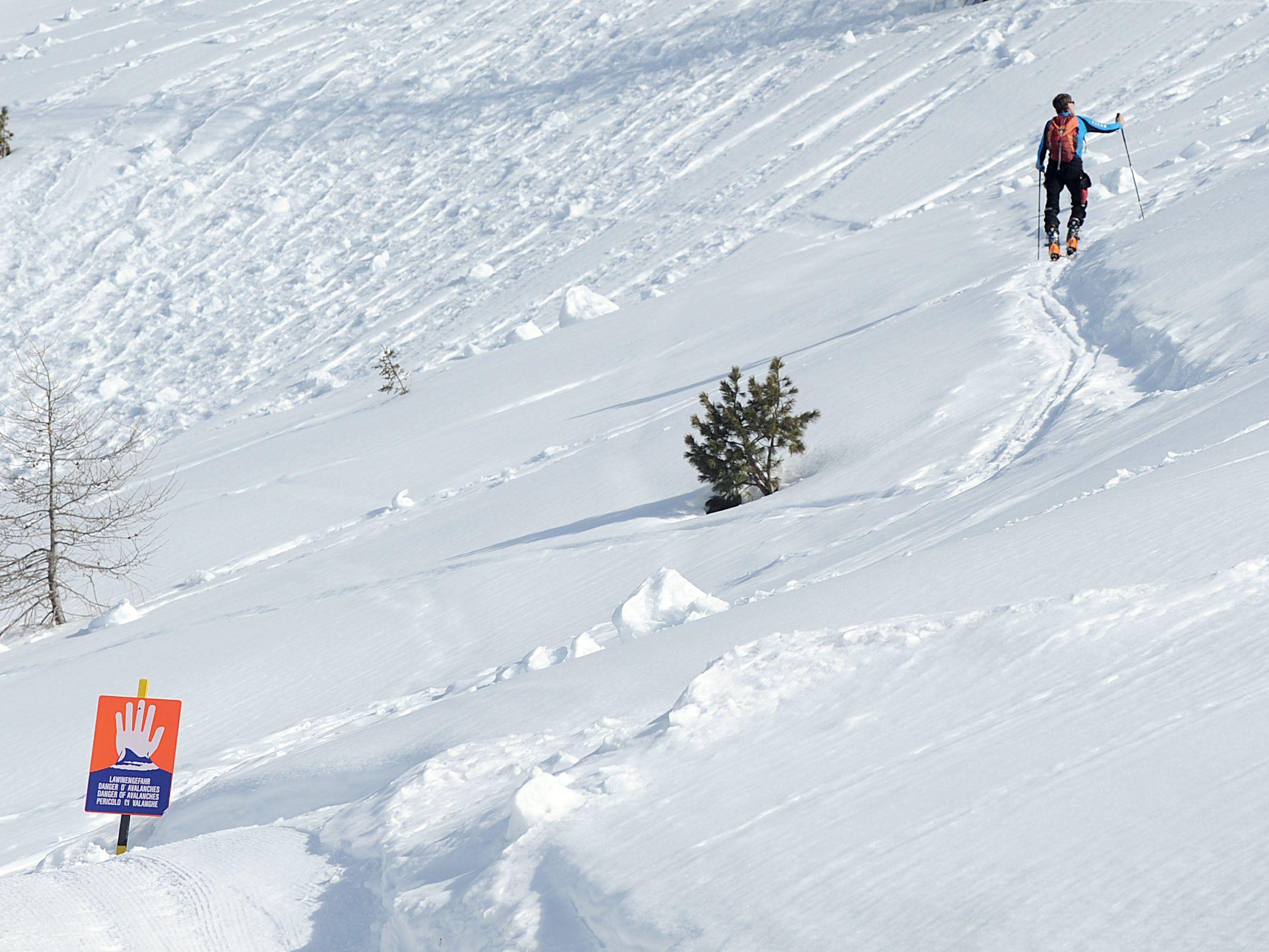 Große Gefahr oberhalb von 2.000 Metern - Skitouren und Freeriden stark eingeschränkt.