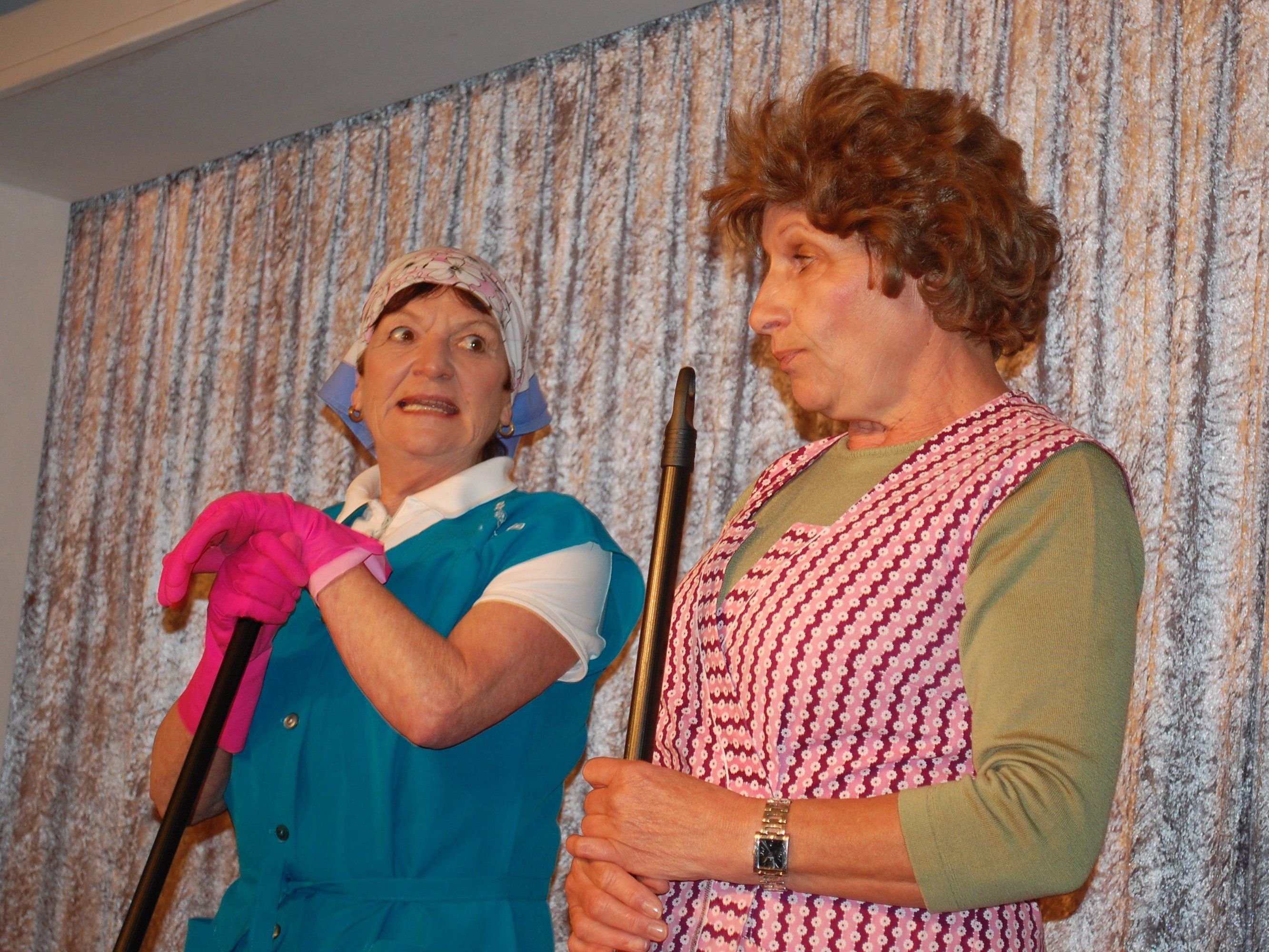 Als Frau Wimmer brillierte Annelies Bitschnau bei der Premiere. Als Frau Wimmer brillierte Annelies Bitschnau bei der Premiere.