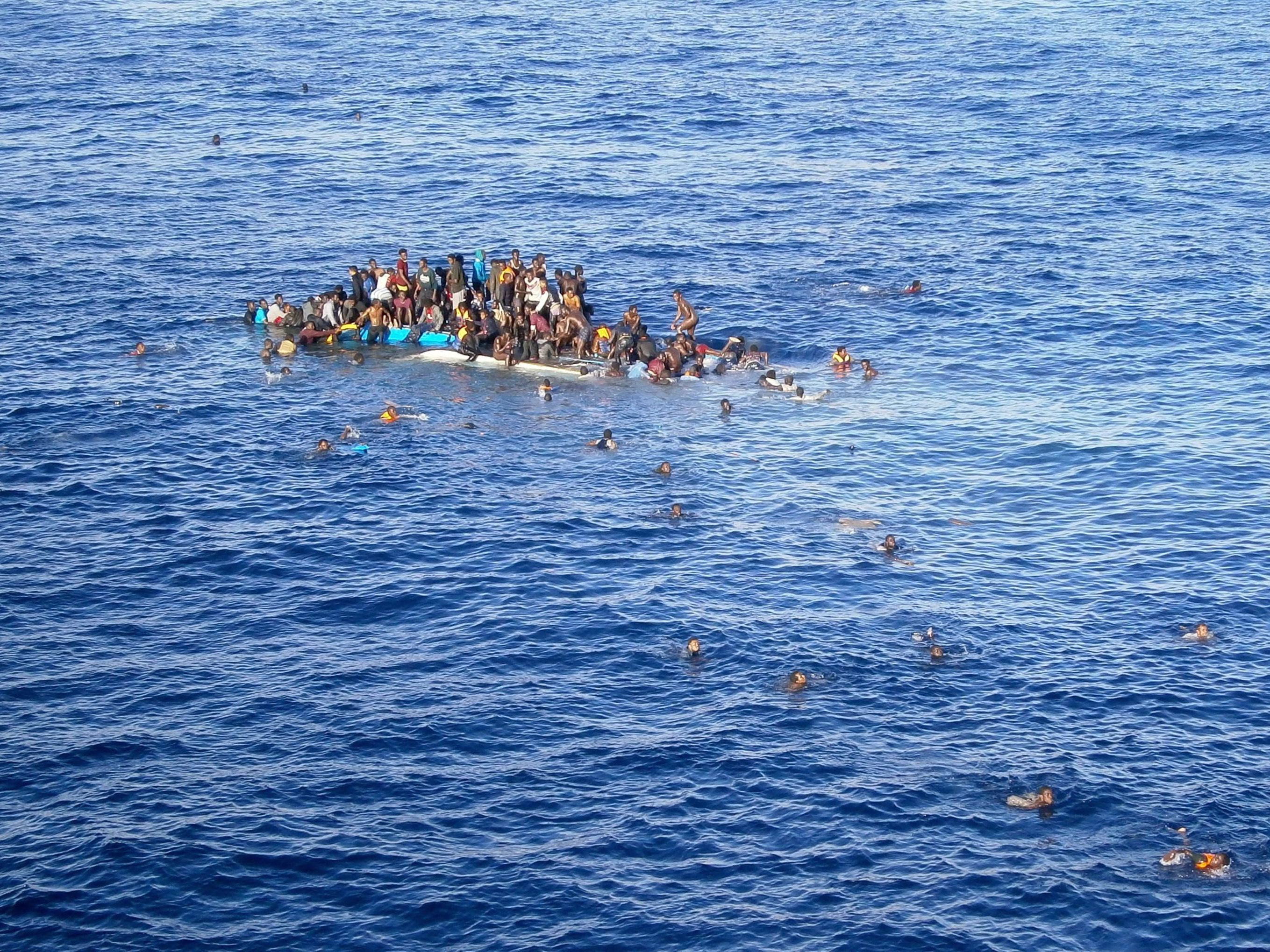 Seit Jahresbeginn sind 30 Mal mehr Flüchtlinge im Mittelmeer gestorben als im gleichen Zeitraum 2014. Seit Jahresbeginn sind 30 Mal mehr Flüchtlinge im Mittelmeer gestorben als im gleichen Zeitraum 2014.