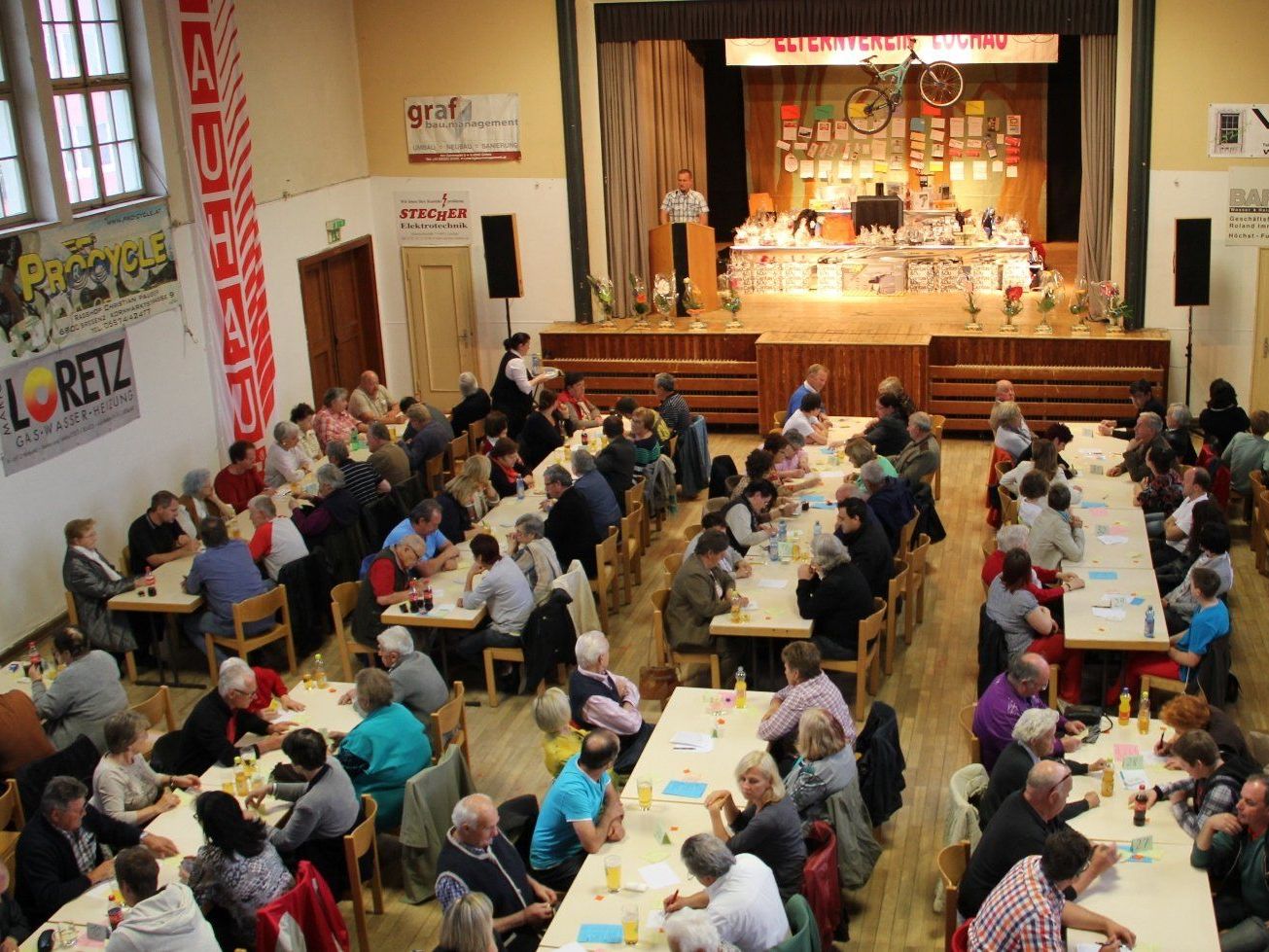 Willkommenes Jassvergnügen und tolle Preise beim traditionellen Elternvereinspreisjassen in Lochau.