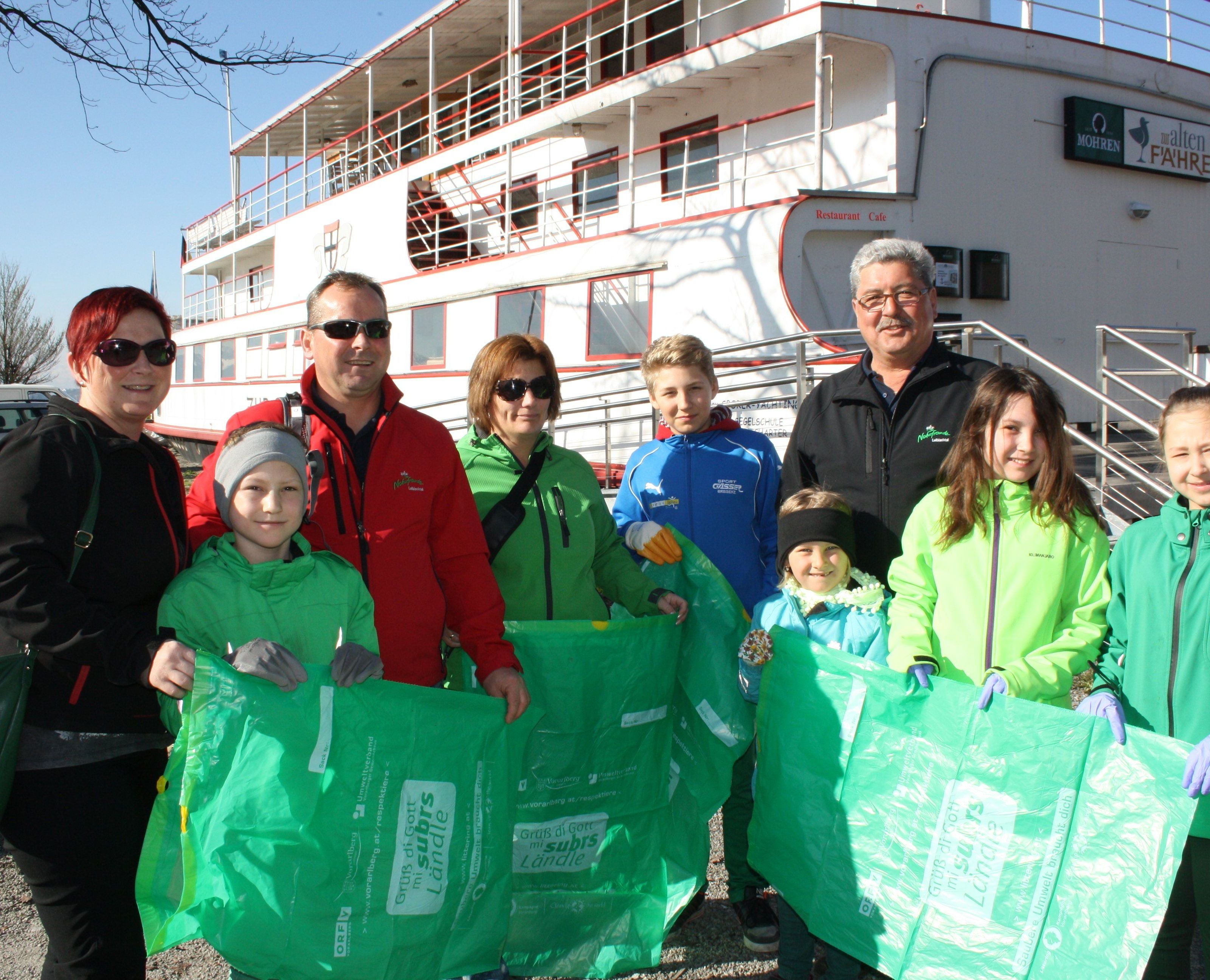 Auch die Naturfreunde Leiblachtal sind hier jedes Jahr für eine saubere Umwelt im Einsatz. Auch die Naturfreunde Leiblachtal sind hier jedes Jahr für eine saubere Umwelt im Einsatz.
