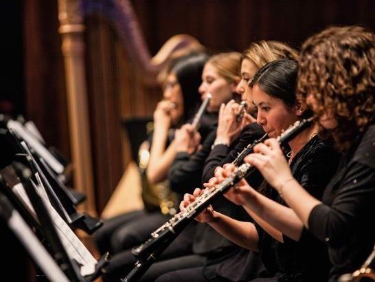 Solisten, Chor und Orchester des Vorarlberger Landeskonservatoriums wirken beim Internationalen Bodenseefestival mit.