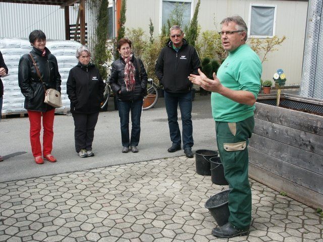 Boden Aufbereitung / Vorbereitung im Ziergarten Boden Aufbereitung / Vorbereitung im Ziergarten