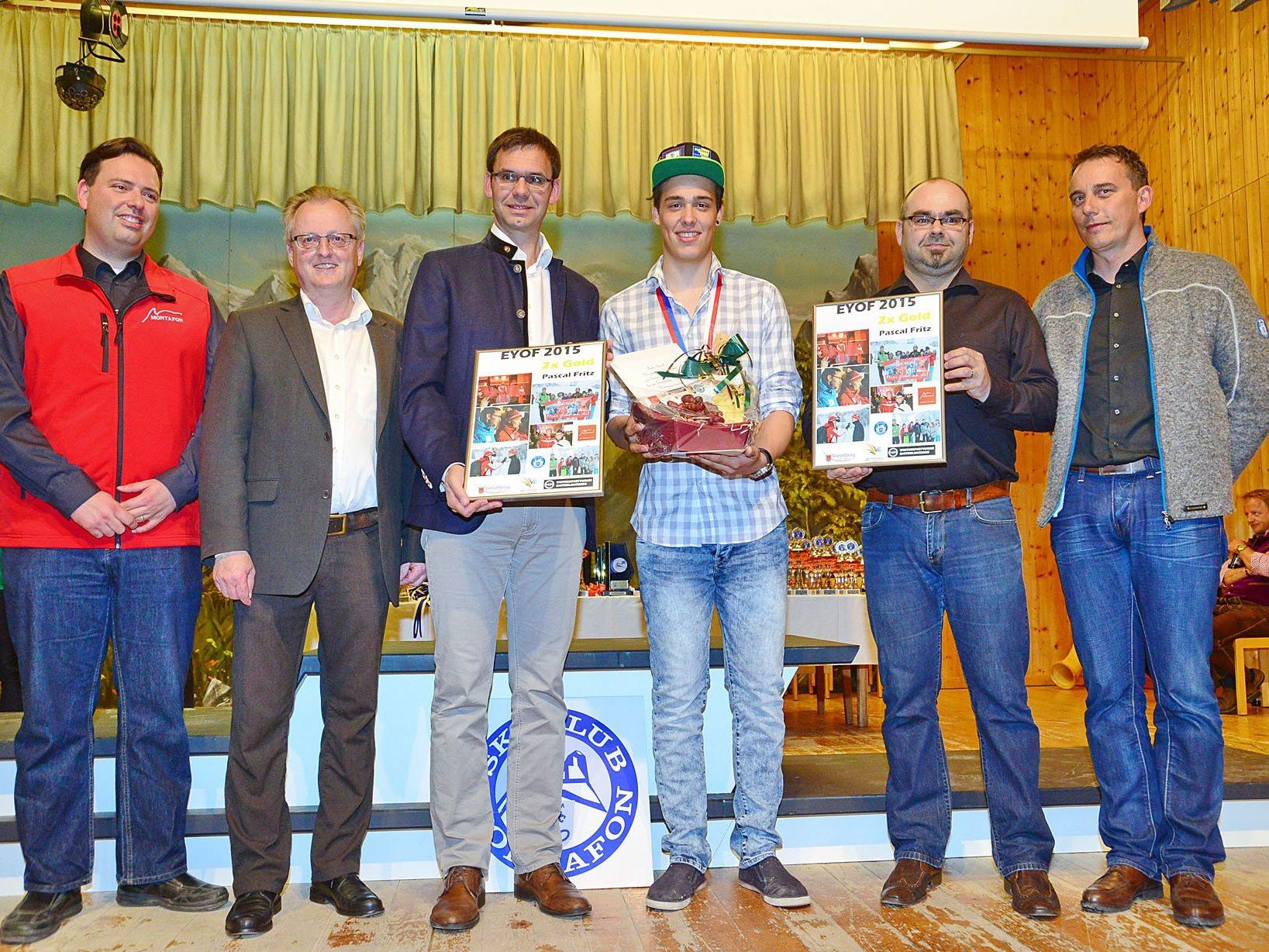 "Großer Bahnhof" für EYOF-Goldmedaillengewinner Pascal Fritz im Gemeindesaal Bartholomäberg "Großer Bahnhof" für EYOF-Goldmedaillengewinner Pascal Fritz im Gemeindesaal Bartholomäberg