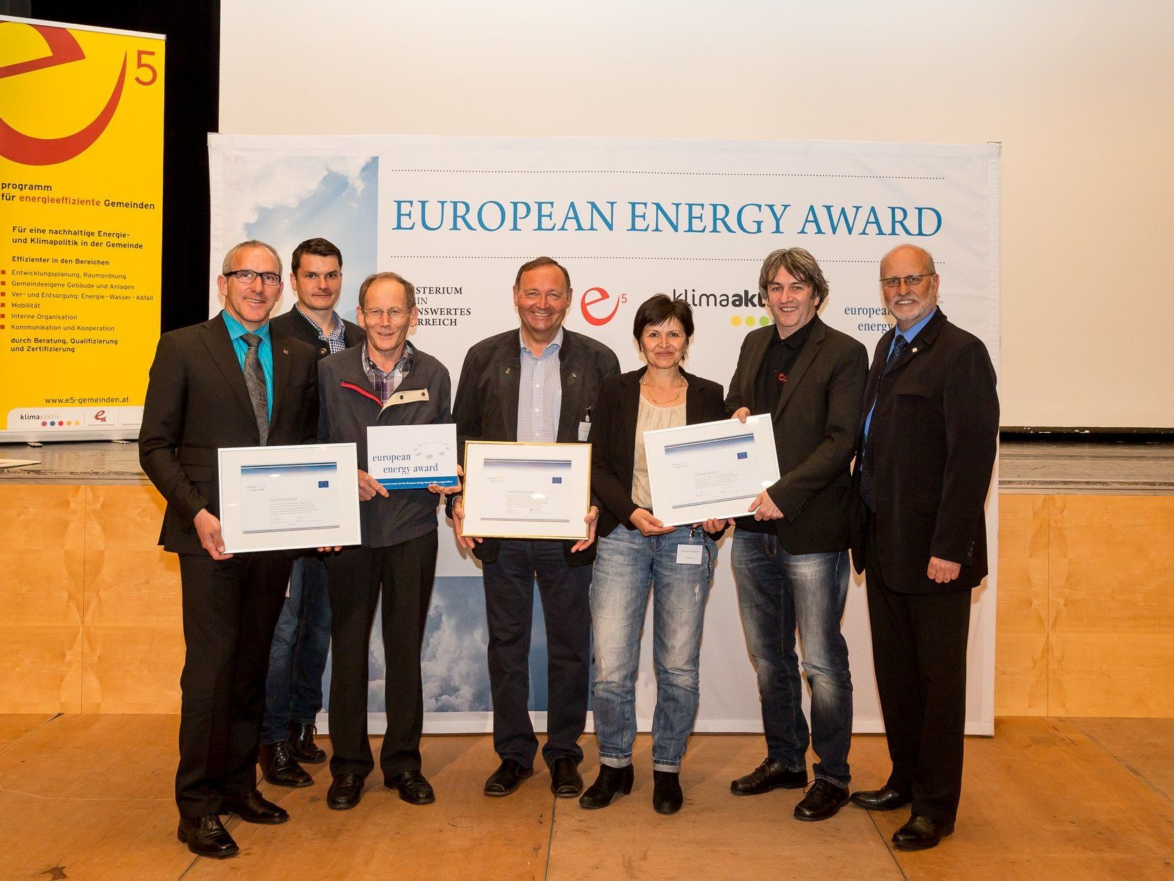 Martin Netzer (Bürgermeister Gaschurn), Andreas Bertel (Energieinstitut Vorarlberg), Anton Gössel (Gemeinde Gaschurn), Kurt Krottenhammer (Bürgermeister Langenegg), Gabriele Königbaur (Gemeinde Bludesch), Michael Tinkhauser (Bürgermeister Bludesch) Martin Netzer (Bürgermeister Gaschurn), Andreas Bertel (Energieinstitut Vorarlberg), Anton Gössel (Gemeinde Gaschurn), Kurt Krottenhammer (Bürgermeister Langenegg), Gabriele Königbaur (Gemeinde Bludesch), Michael Tinkhauser (Bürgermeister Bludesch)