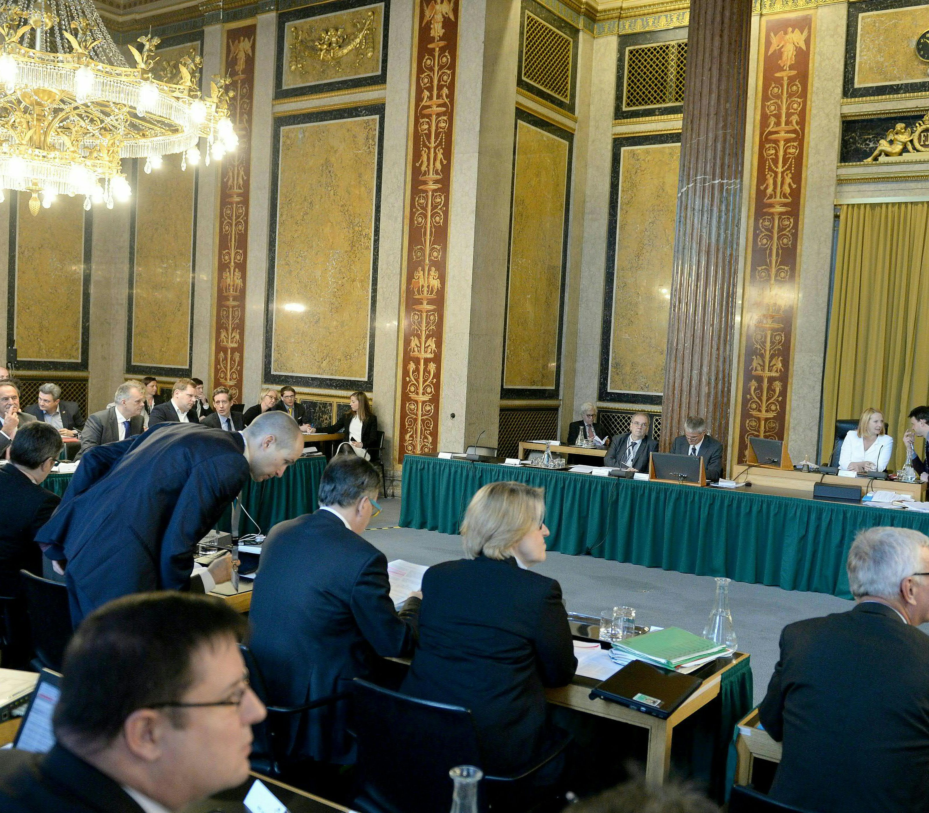 Beim U-Ausschuss zur Hypo Alpe Adria mangelt es an Transparenz, so die Opposition. Beim U-Ausschuss zur Hypo Alpe Adria mangelt es an Transparenz, so die Opposition.