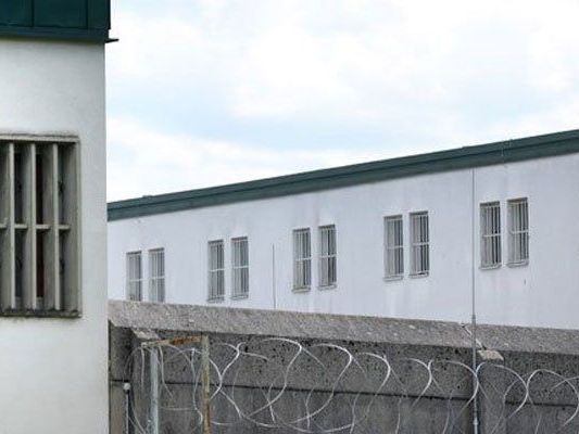 Geflohene Burschen aus JA in NÖ in Wien nach Diebstahl festgenommen Geflohene Burschen aus JA in NÖ in Wien nach Diebstahl festgenommen